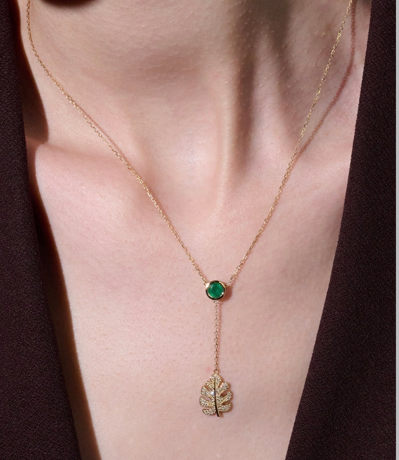 Monstera Lariat Necklace in Diamond and Emerald