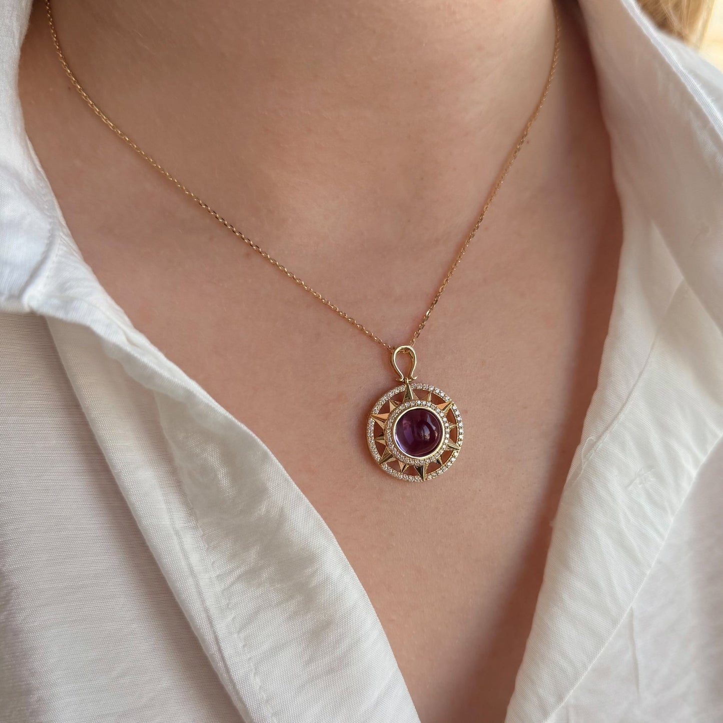 Astra Cabochon Necklace in Diamond and Amethyst - 18k Gold - Lynor