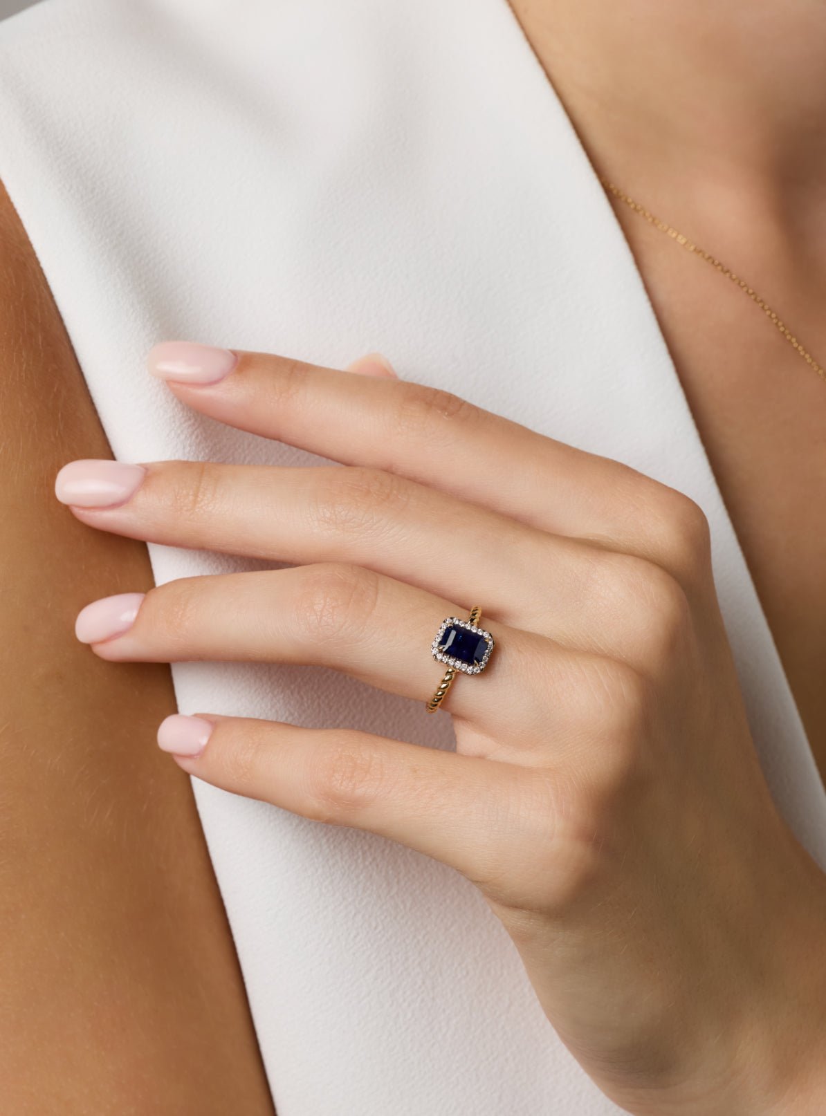 Celeste Ring in Diamond and Sapphire - 18k Gold - Lynor