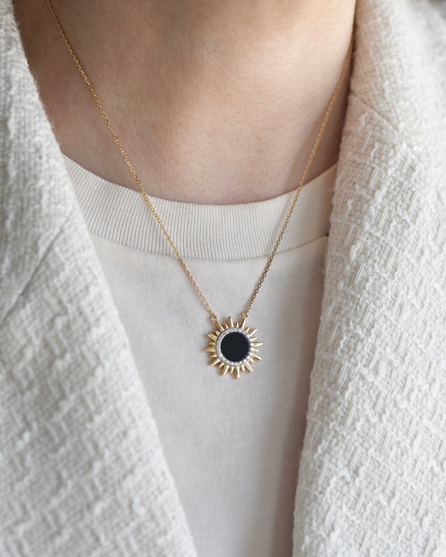 Clara Necklace in Diamond and Black Onyx - 18k Gold - Lynor