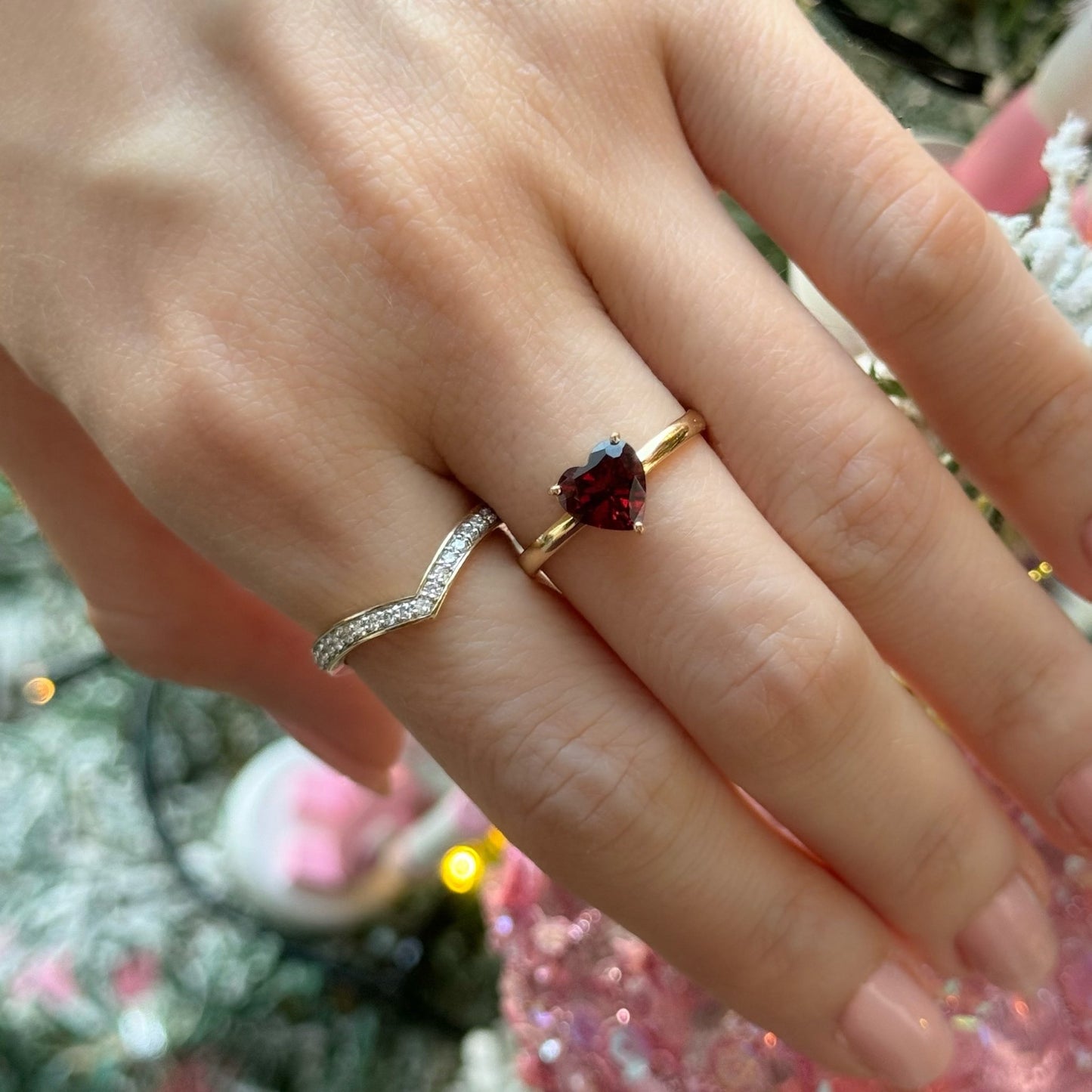 Coeur Ring in Garnet - 18k Gold - Lynor
