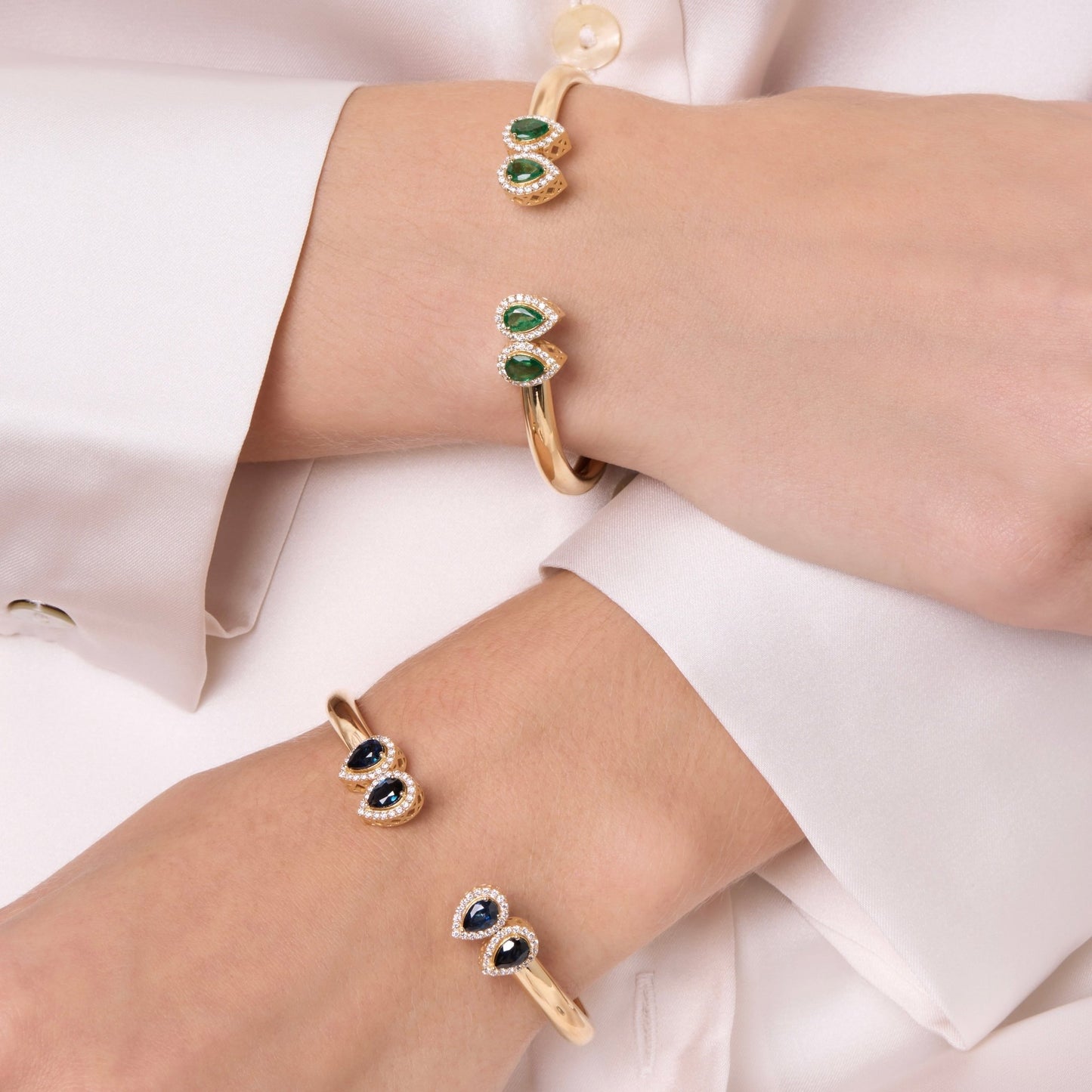 Double Pear Bangle in Diamond and Emerald - 18k Gold - Lynor