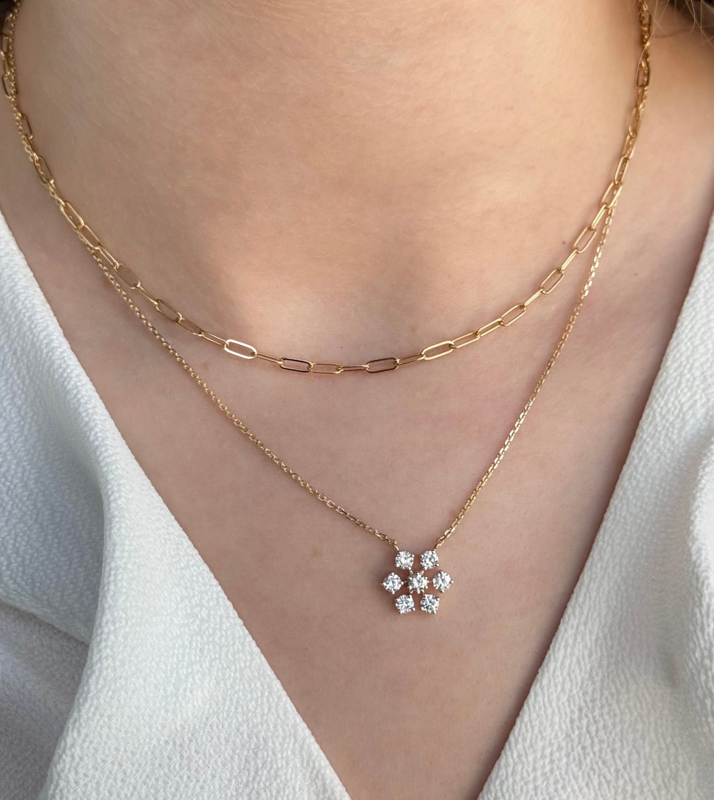 Flower Necklace in Lab - Grown Diamond - 18k Gold - Lynor