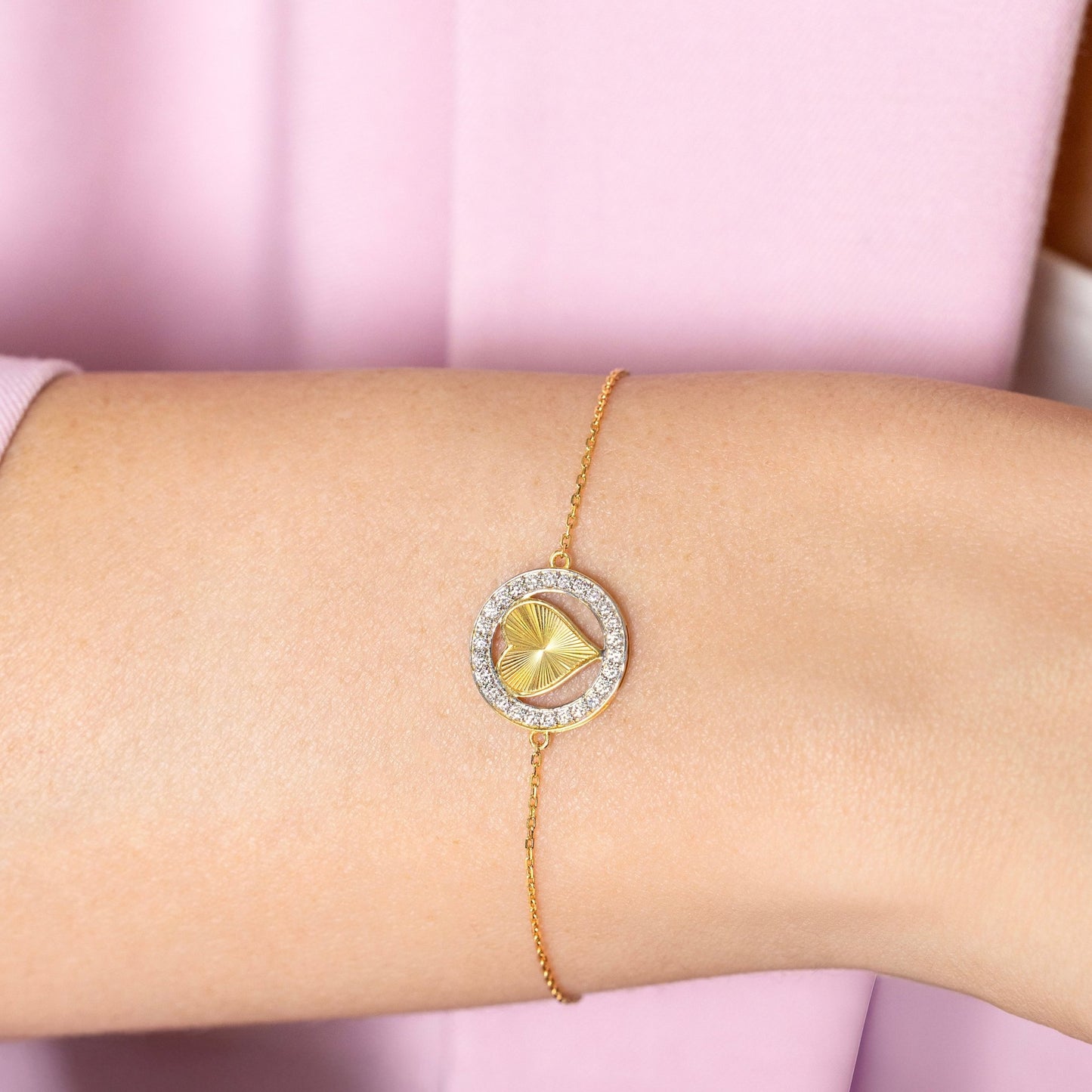 Halo Heart Bracelet in Diamond - 18k Gold - Lynor