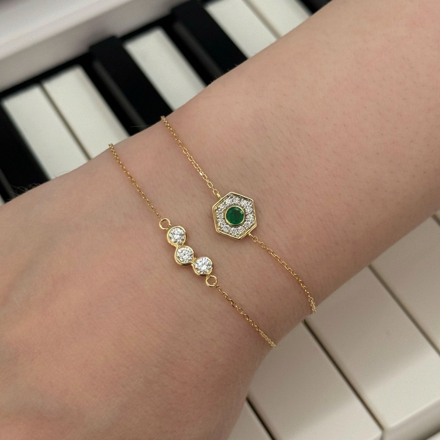Hestia Bracelet in Diamond and Emerald - 18k Gold - Lynor