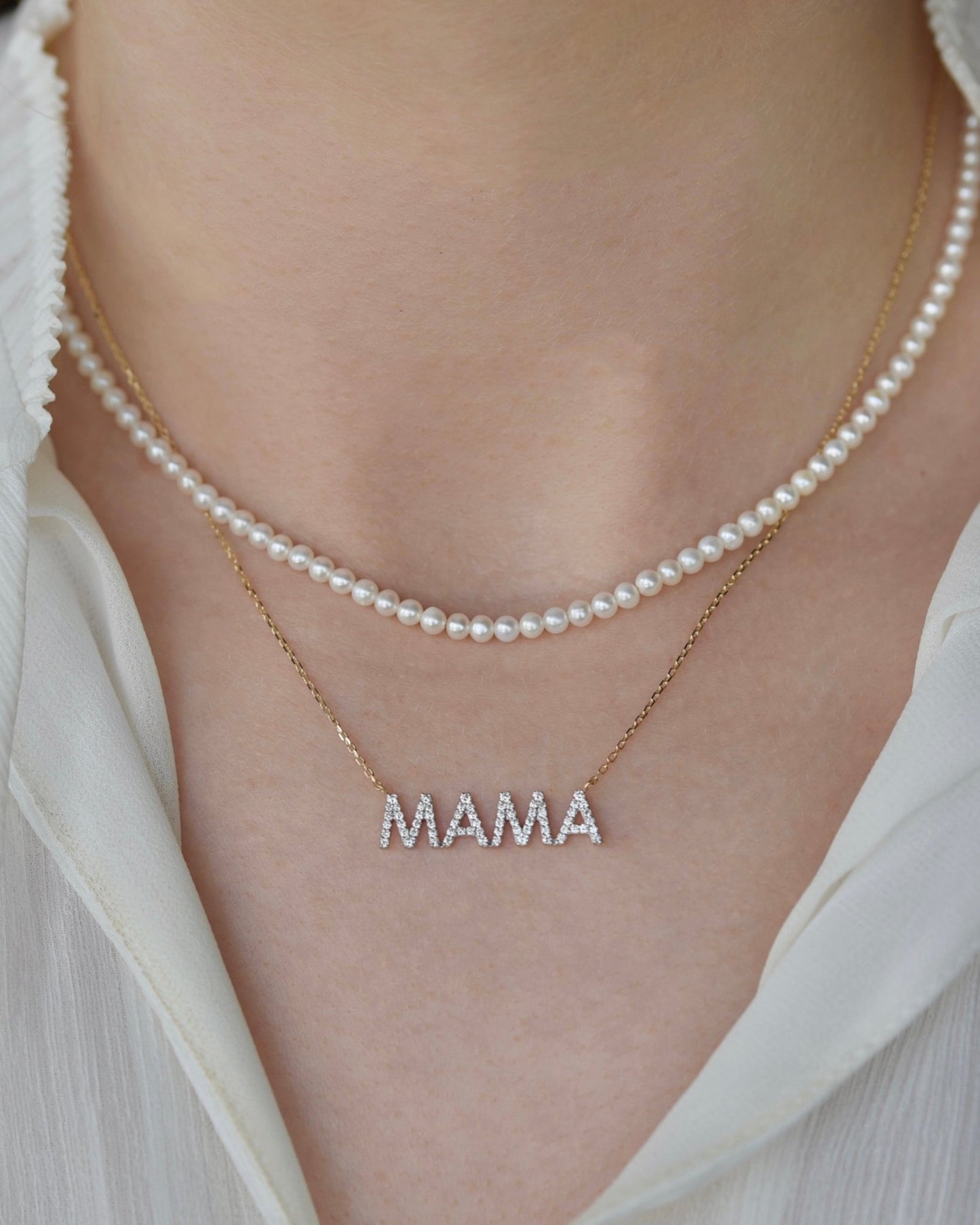Mama Necklace in Diamond - 18k Gold - Lynor