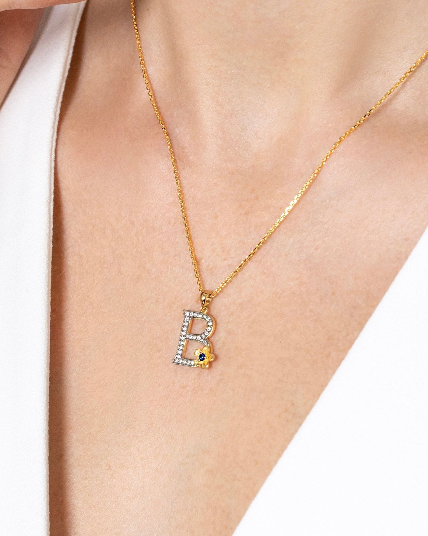 My Rose B Letter Necklace in Diamond - 18k Gold - Lynor