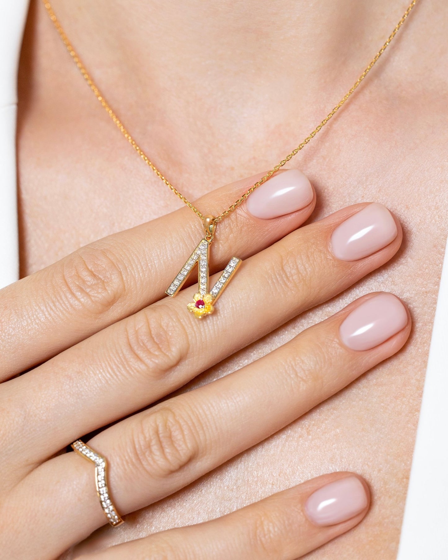 My Rose N Letter Necklace in Diamond - 18k Gold - Lynor