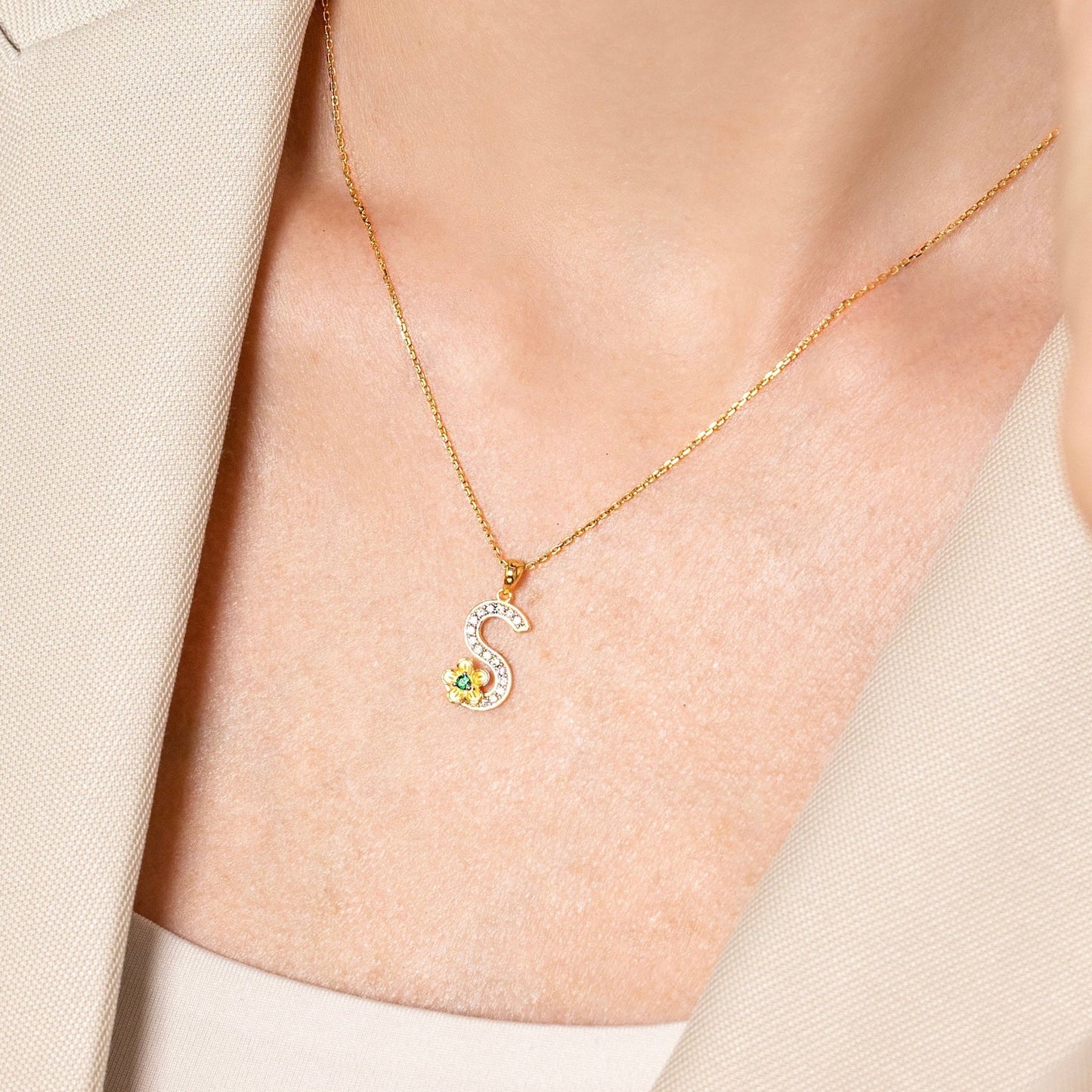 My Rose S Letter Necklace in Diamond - 18k Gold - Lynor