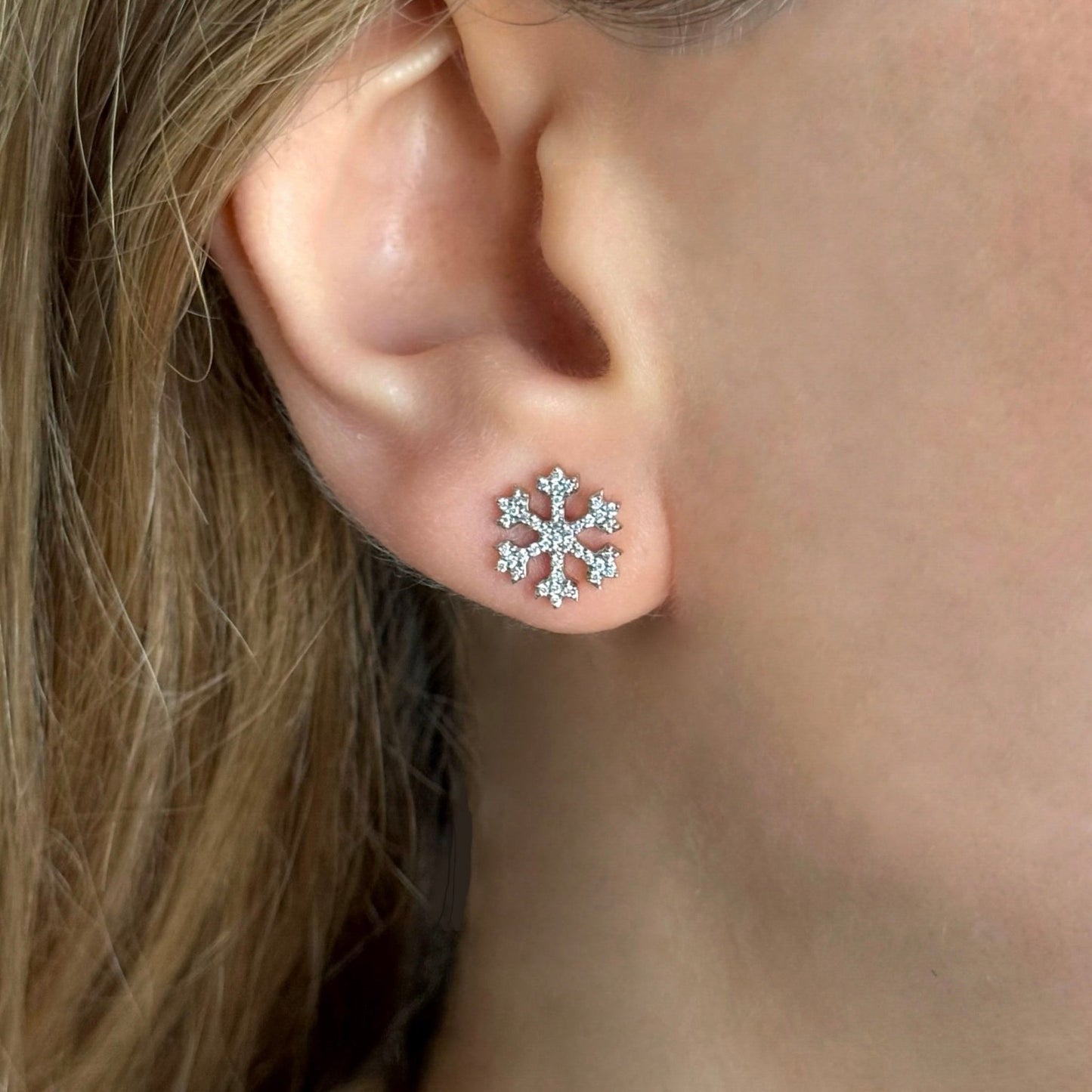 Snowflake Earrings in Diamond - 18k Gold - Lynor