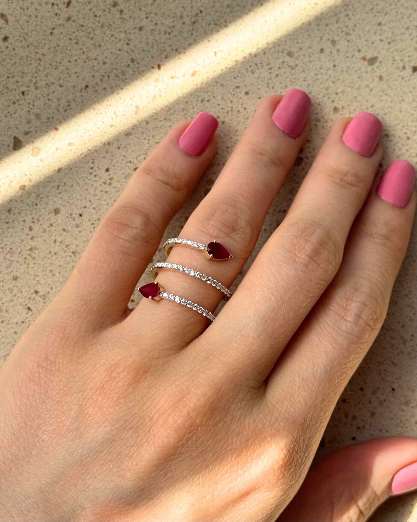 Spiral Ring in Diamond and Ruby - 18k Gold - Lynor