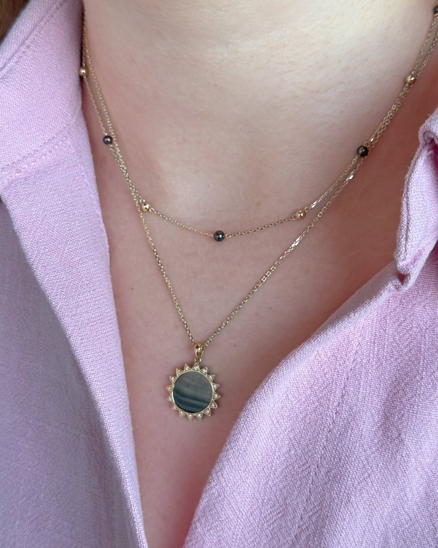 Sunshine Necklace in Black Mother of Pearl and Diamond - 18k Gold - Lynor