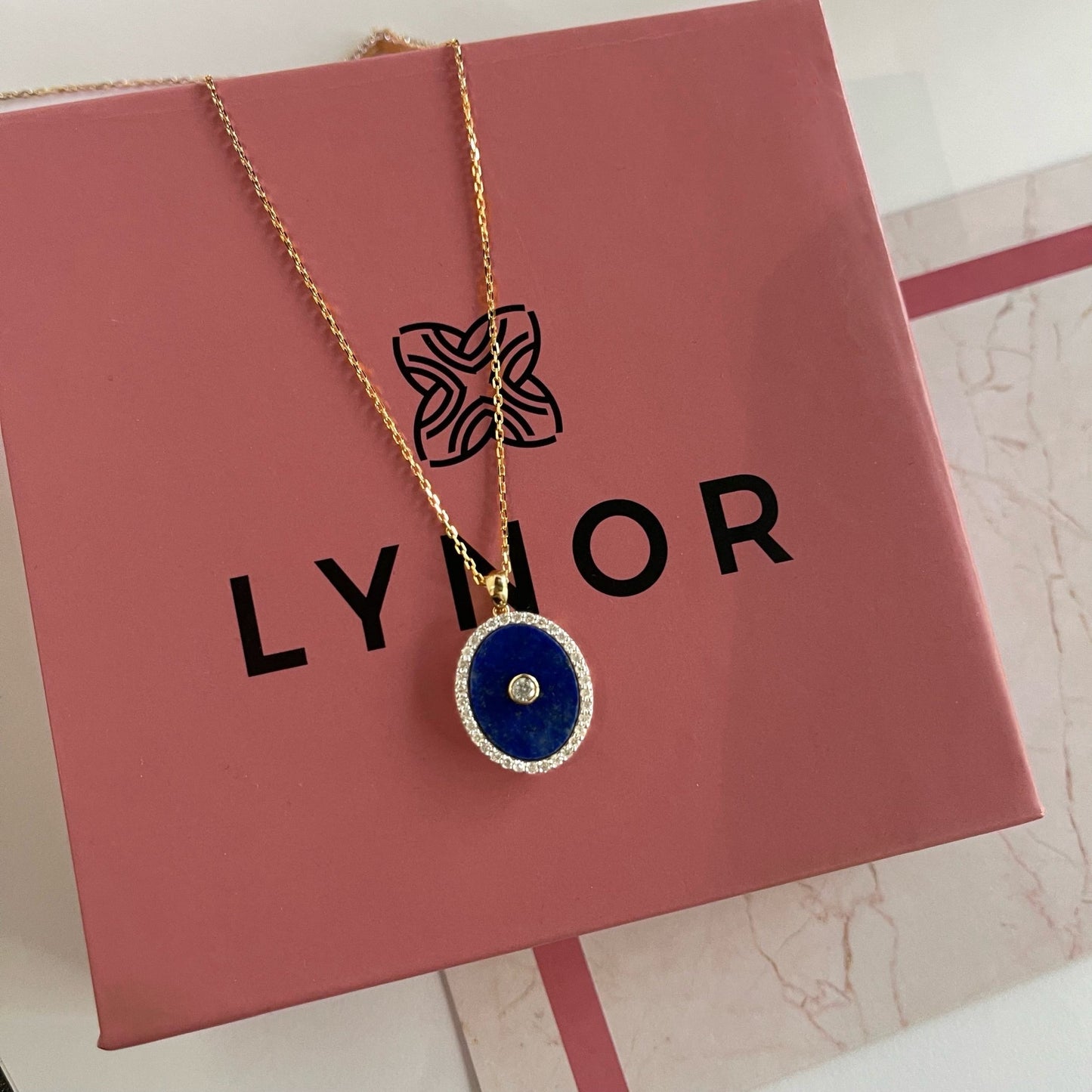 Adria Necklace in Diamond - 18k Gold - Lynor