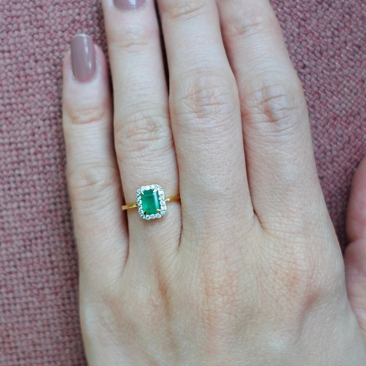 Annie Ring in Diamond and Emerald - 18k Gold - Lynor