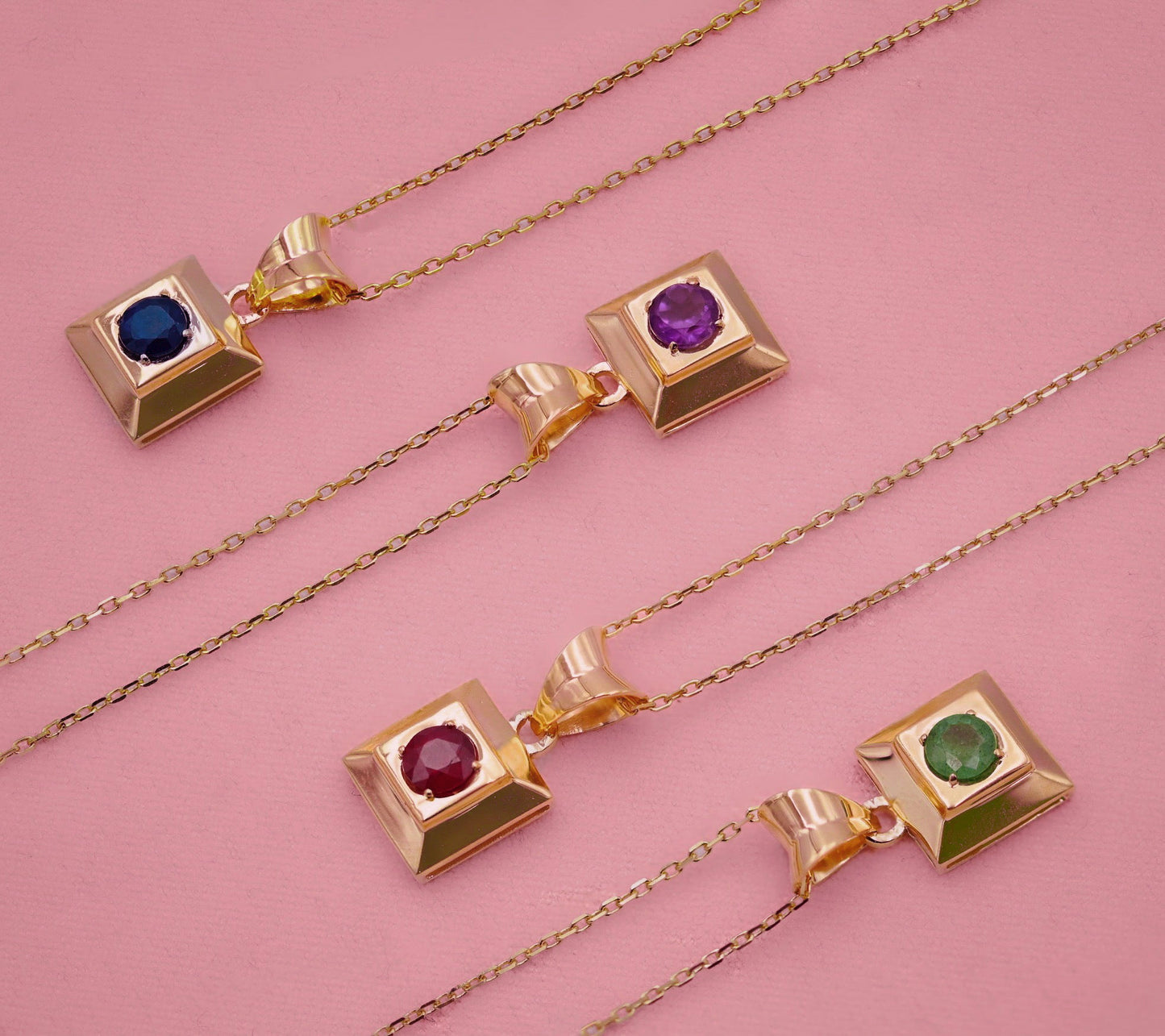 Cecile Necklace in Emerald - 18k Gold - Lynor