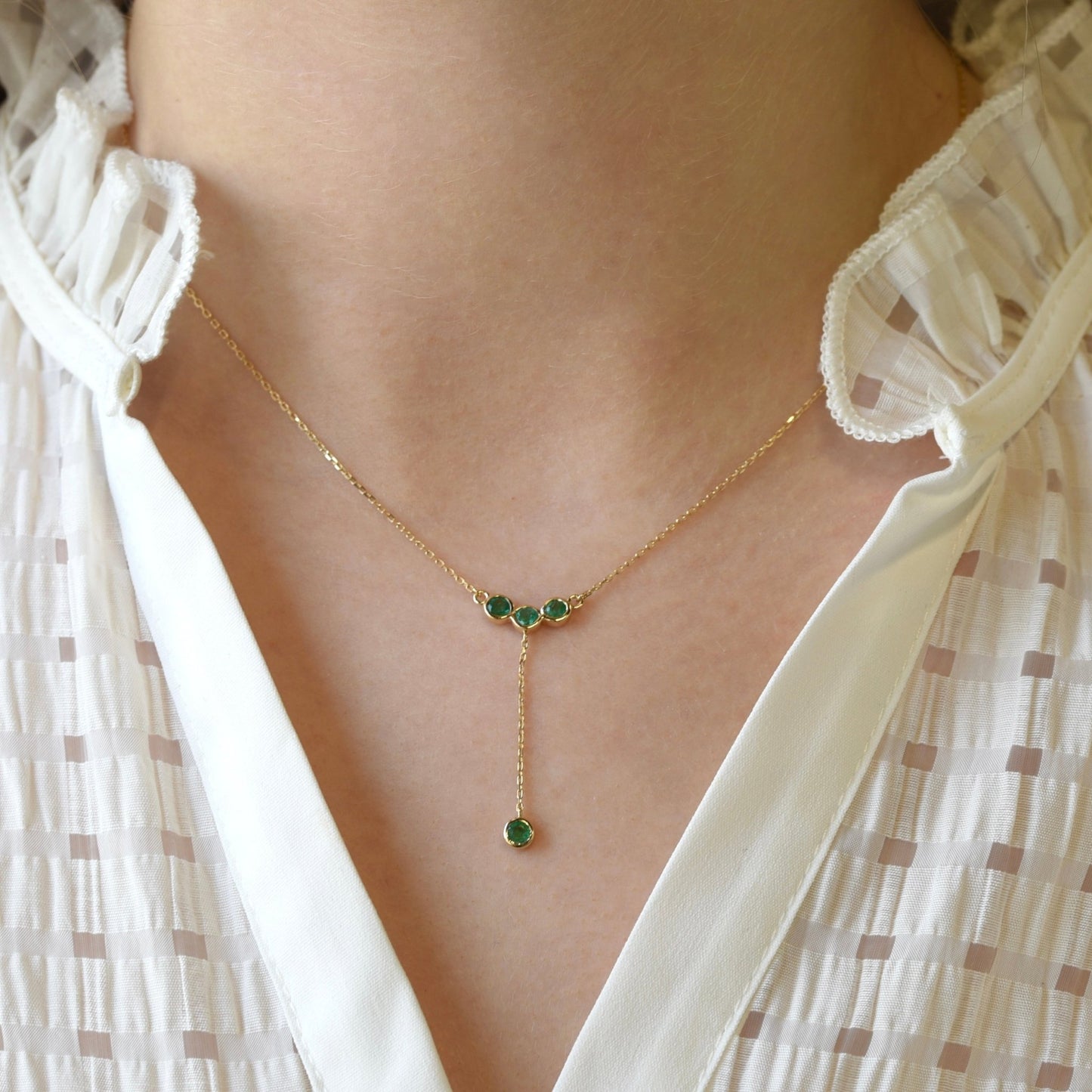 Eleni Necklace in Emerald - 18k Gold - Lynor
