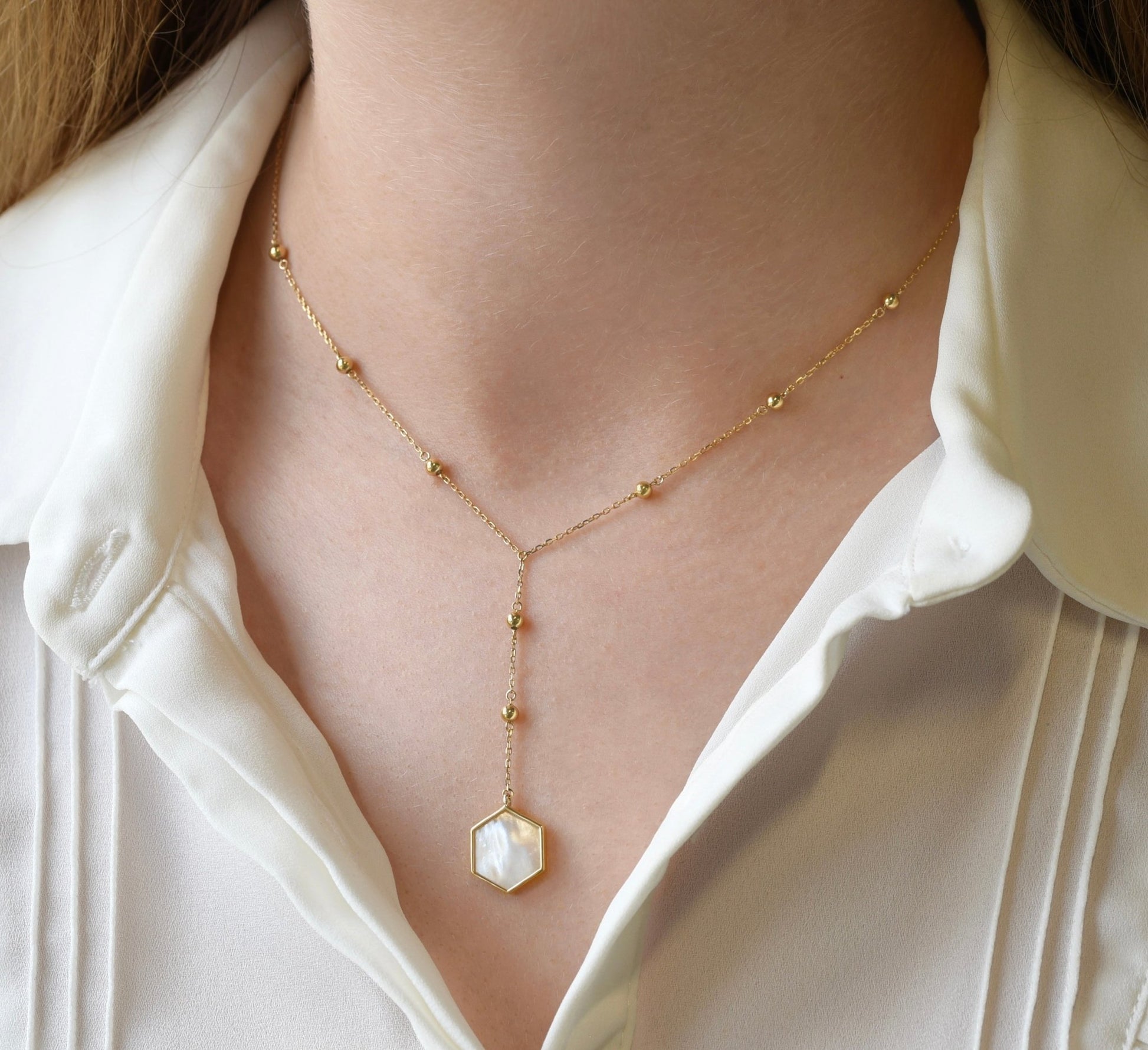 Hexa Lariat Necklace in Mother of Pearl - 18k Gold - Lynor