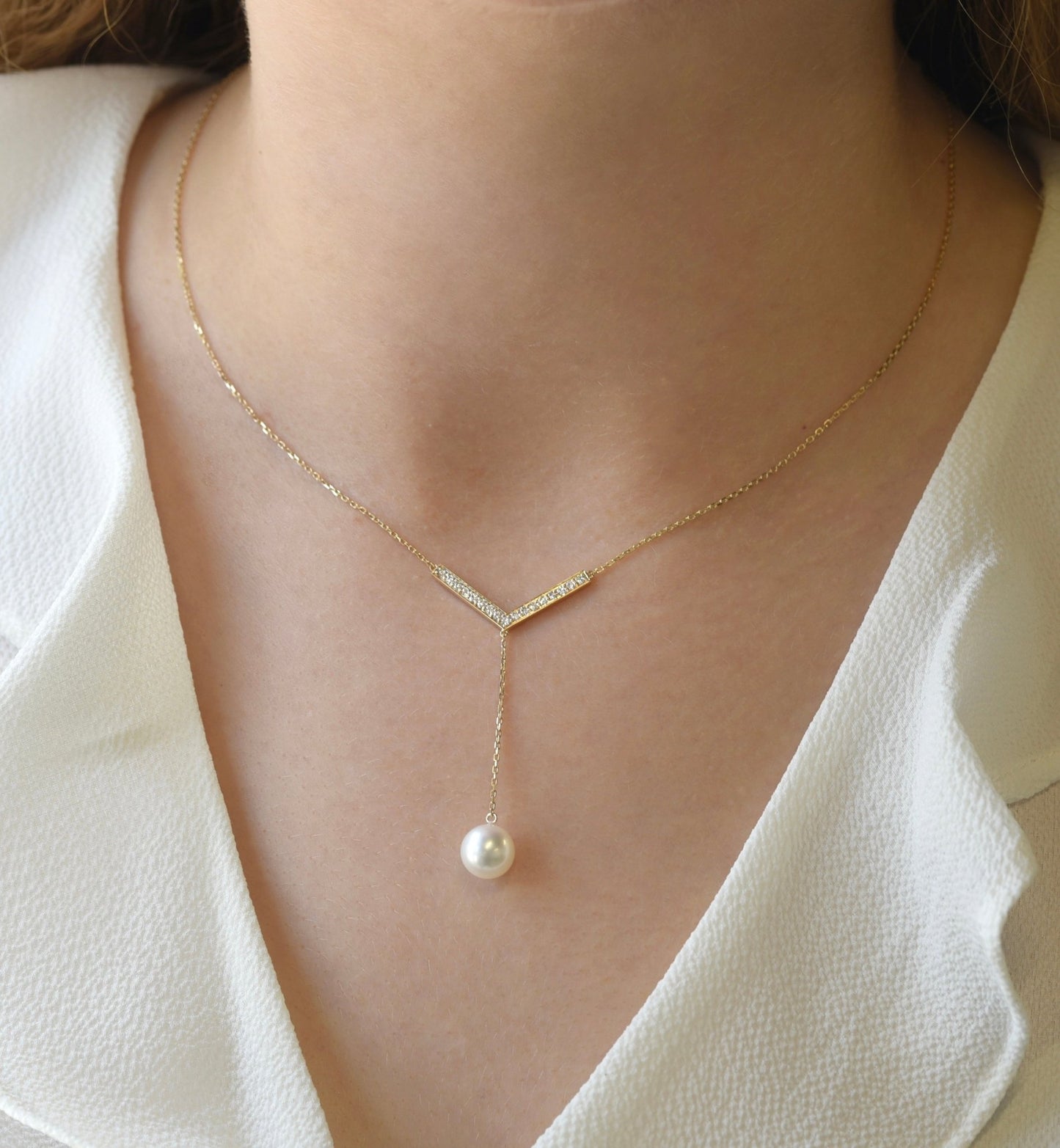 Arlene Necklace in Diamond and Pearl - 18k Gold - Lynor