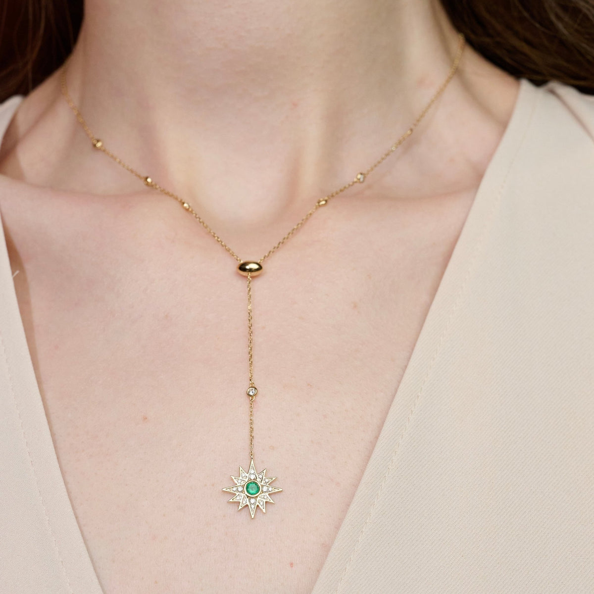 Astra Lariat Necklace in Diamond and Emerald - 18k Gold - Lynor