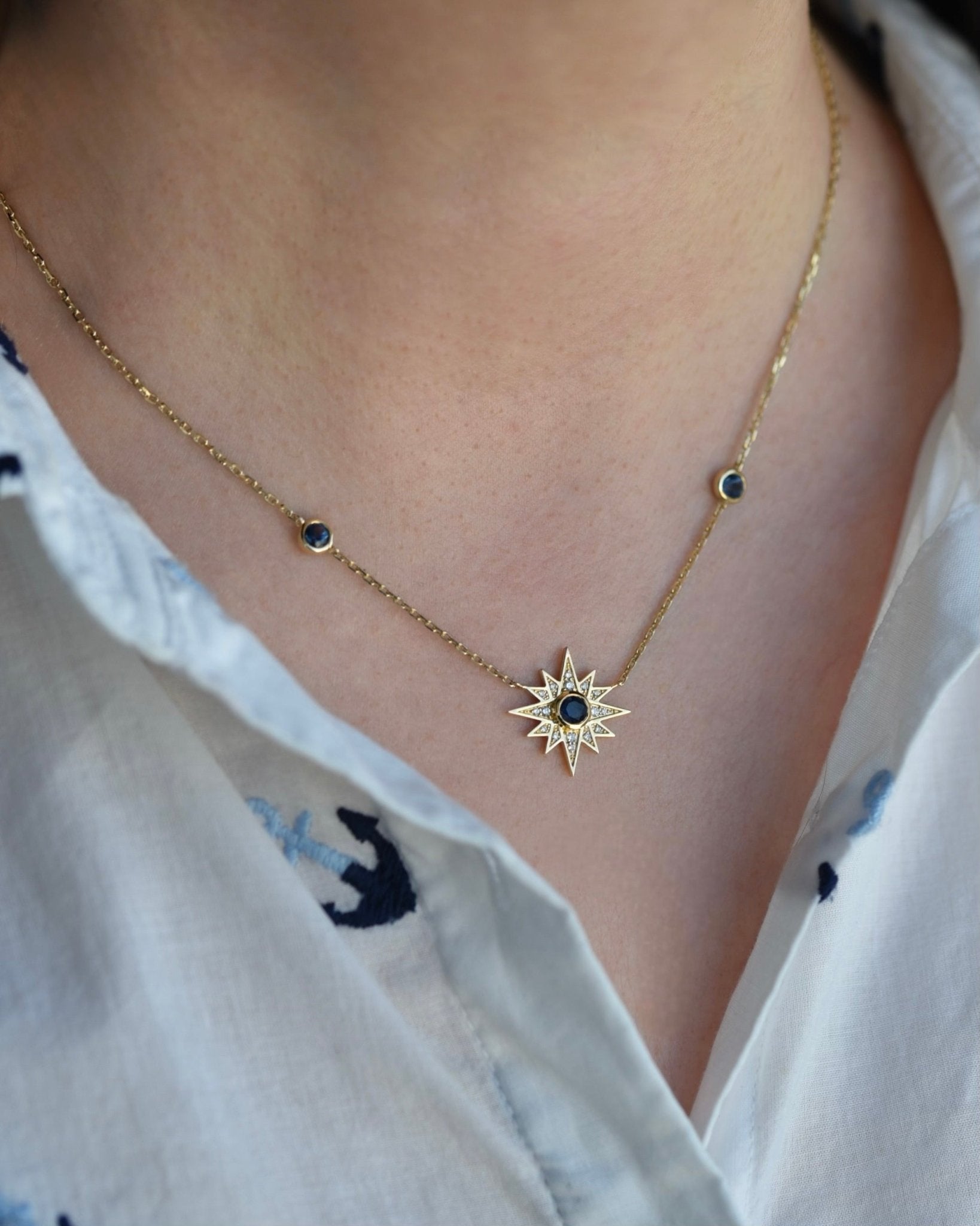 Astra Necklace in Diamond and Sapphire - 18k Gold - Lynor
