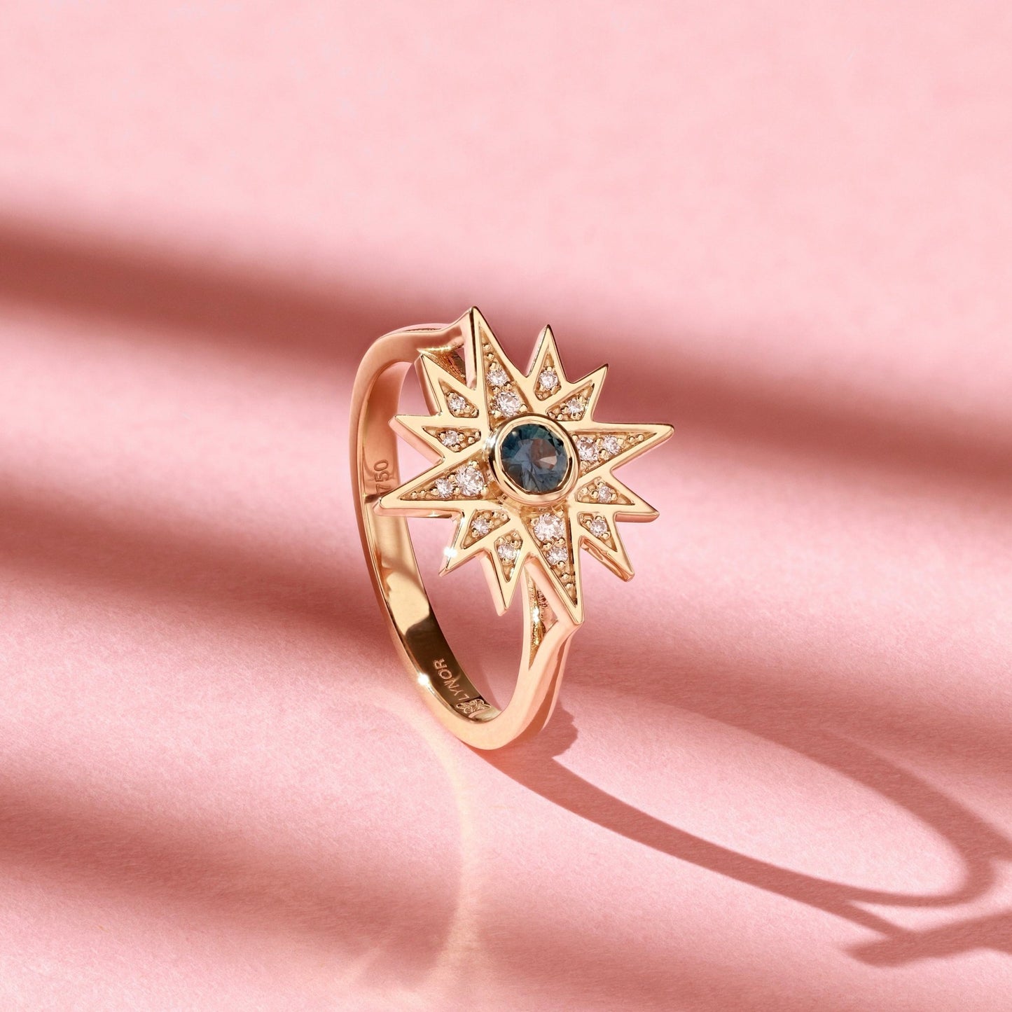 Astra Ring in Diamond and Sapphire - 18k Gold - Lynor