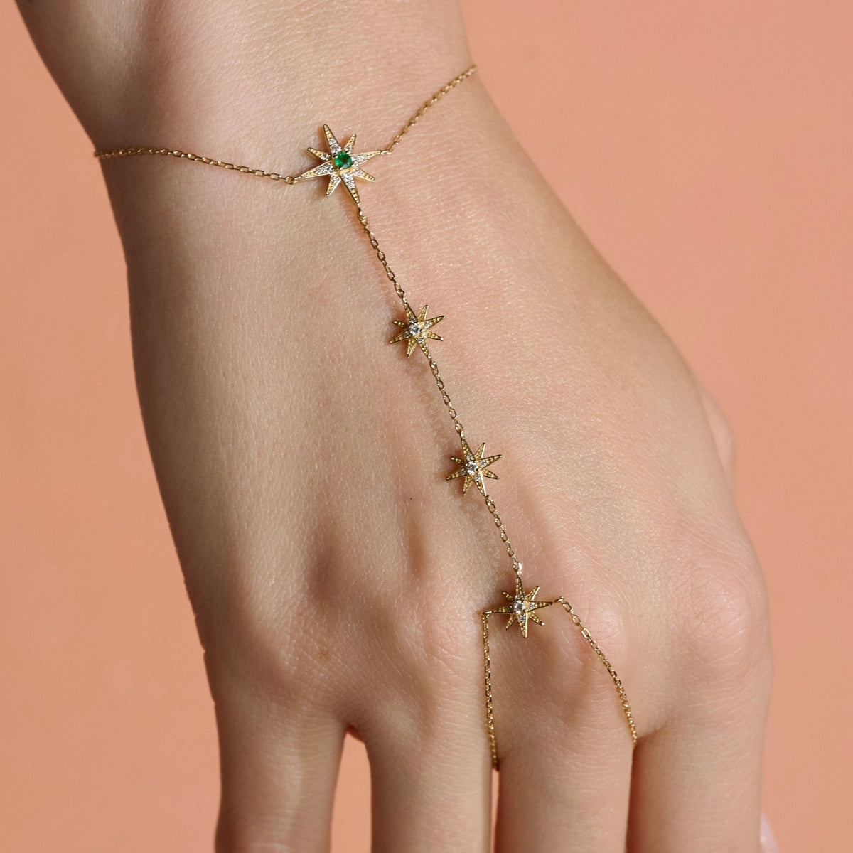 Astra Solis Panja Bracelet in Diamond and Emerald - 18k Gold - Lynor