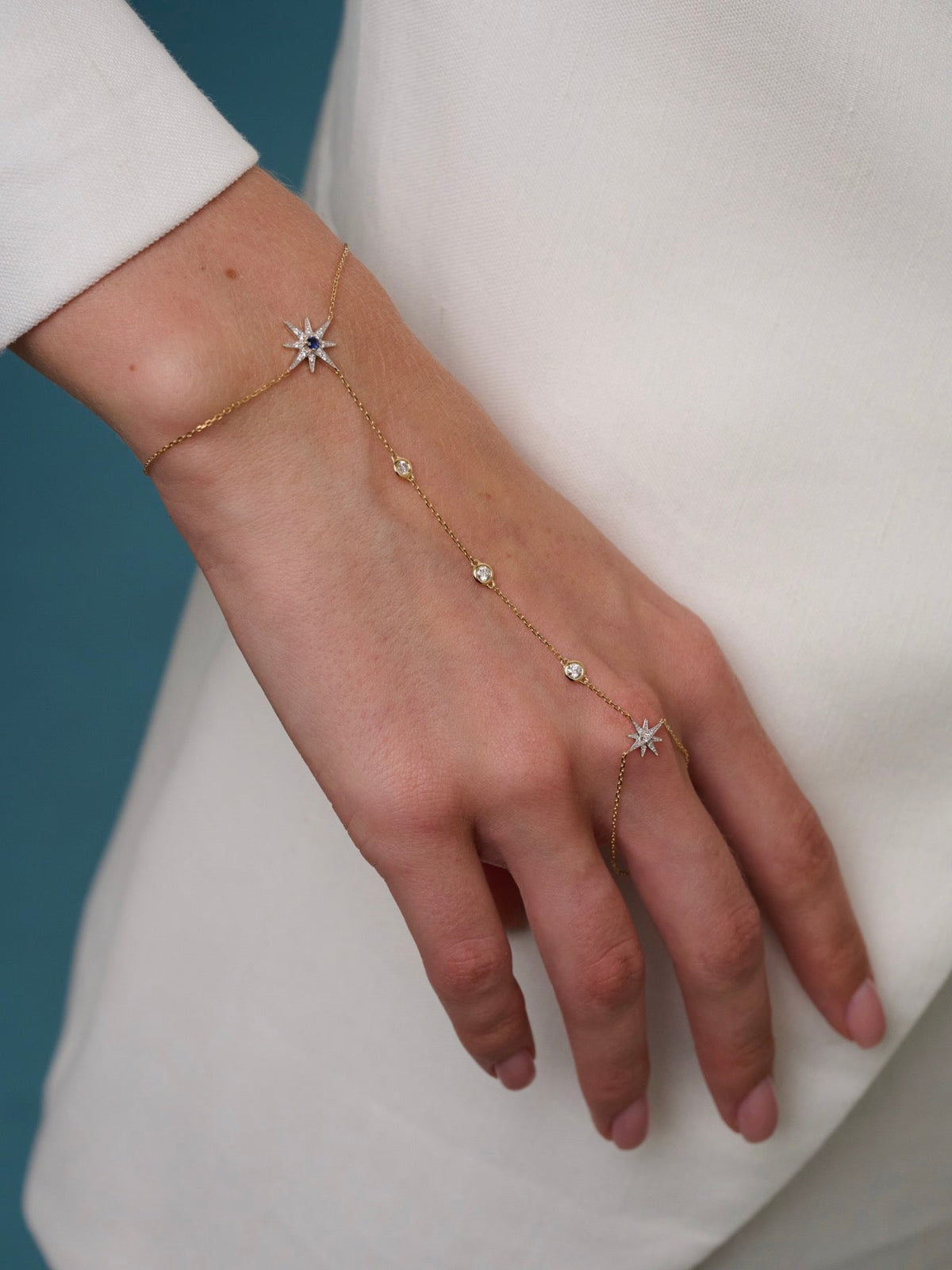 Astra Solis Panja Bracelet in Diamond and Sapphire - 18k Gold - Lynor