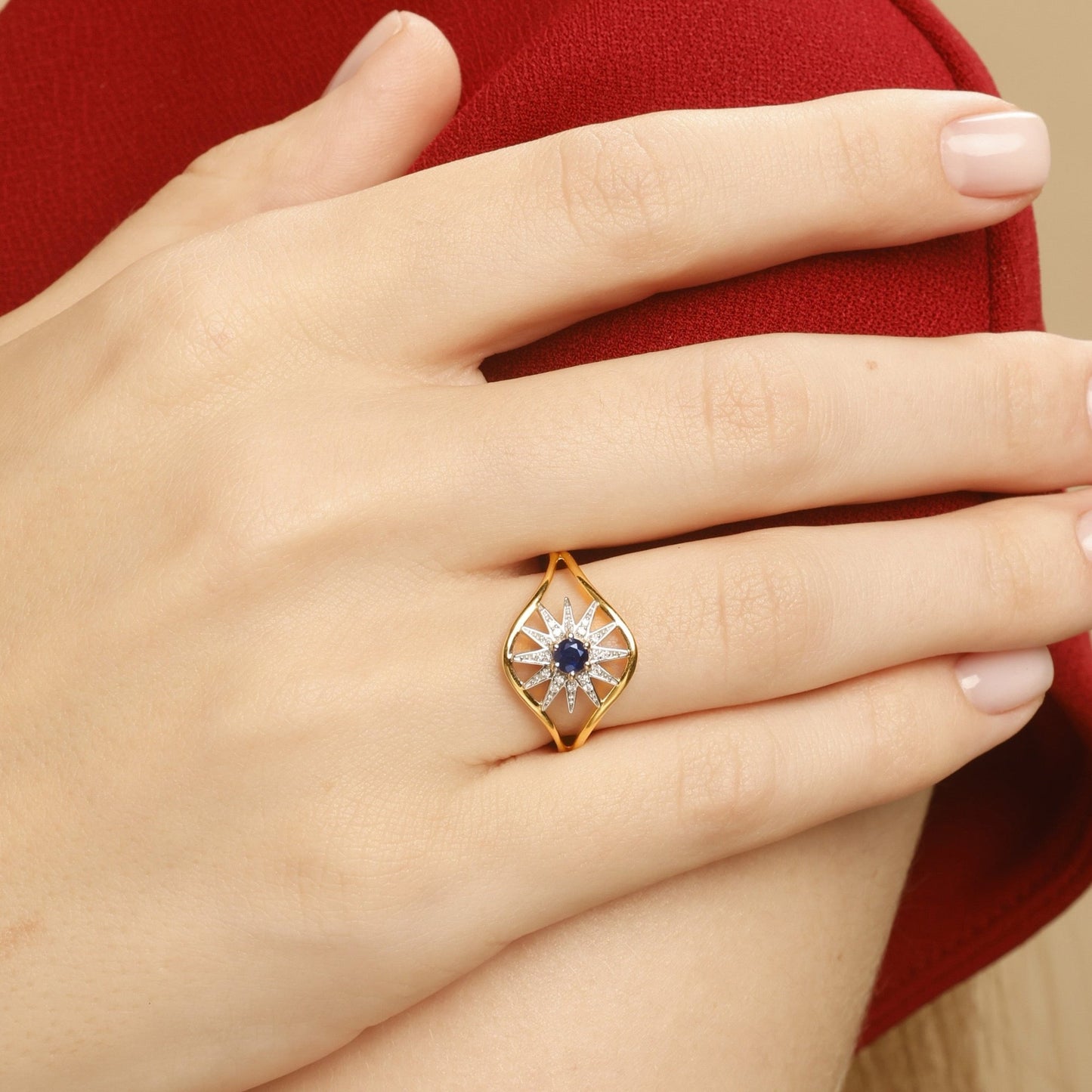 Astra Zenith Ring in Diamond and Sapphire - 18k Gold - Lynor