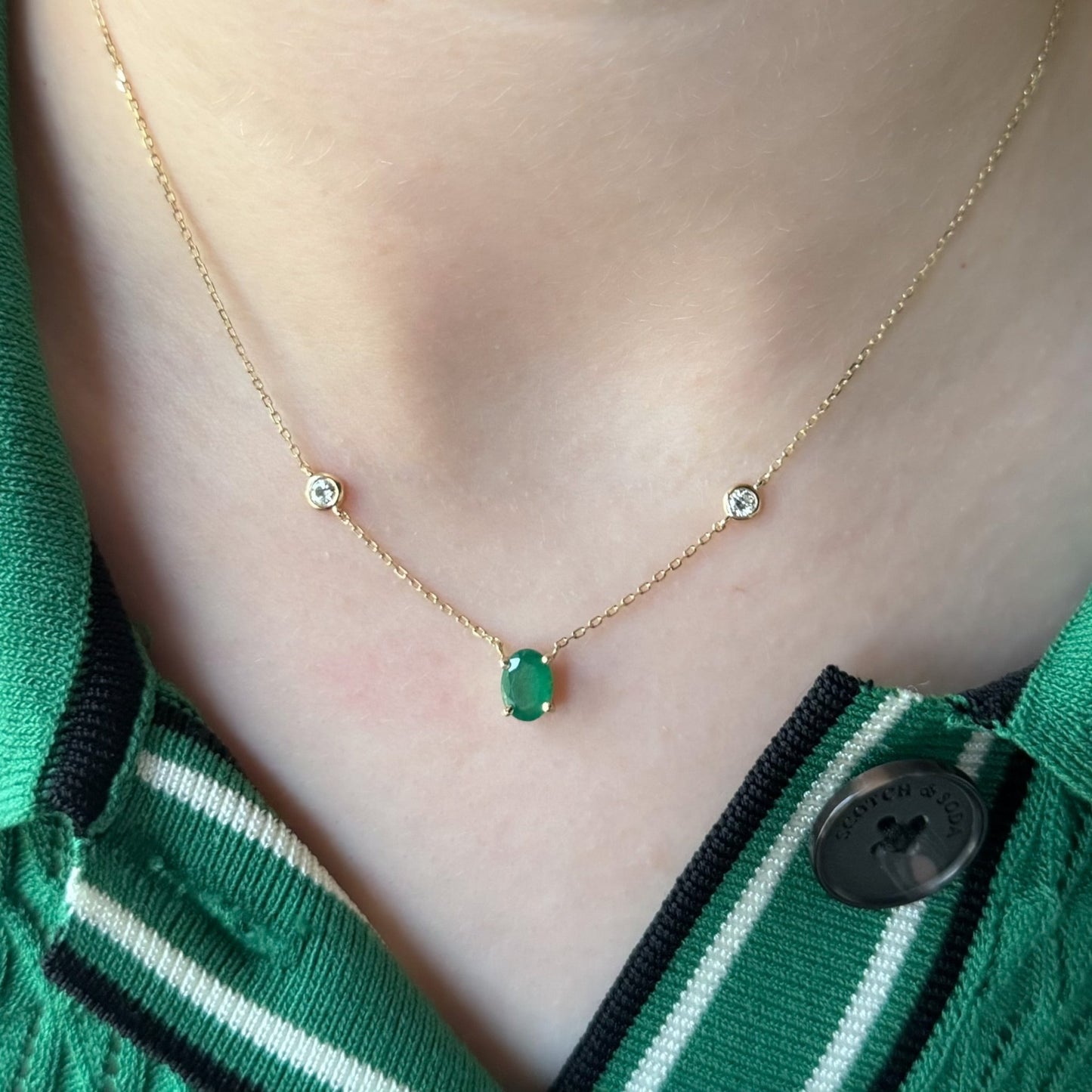 Avery Necklace in Diamond and Emerald - 18k Gold - Lynor