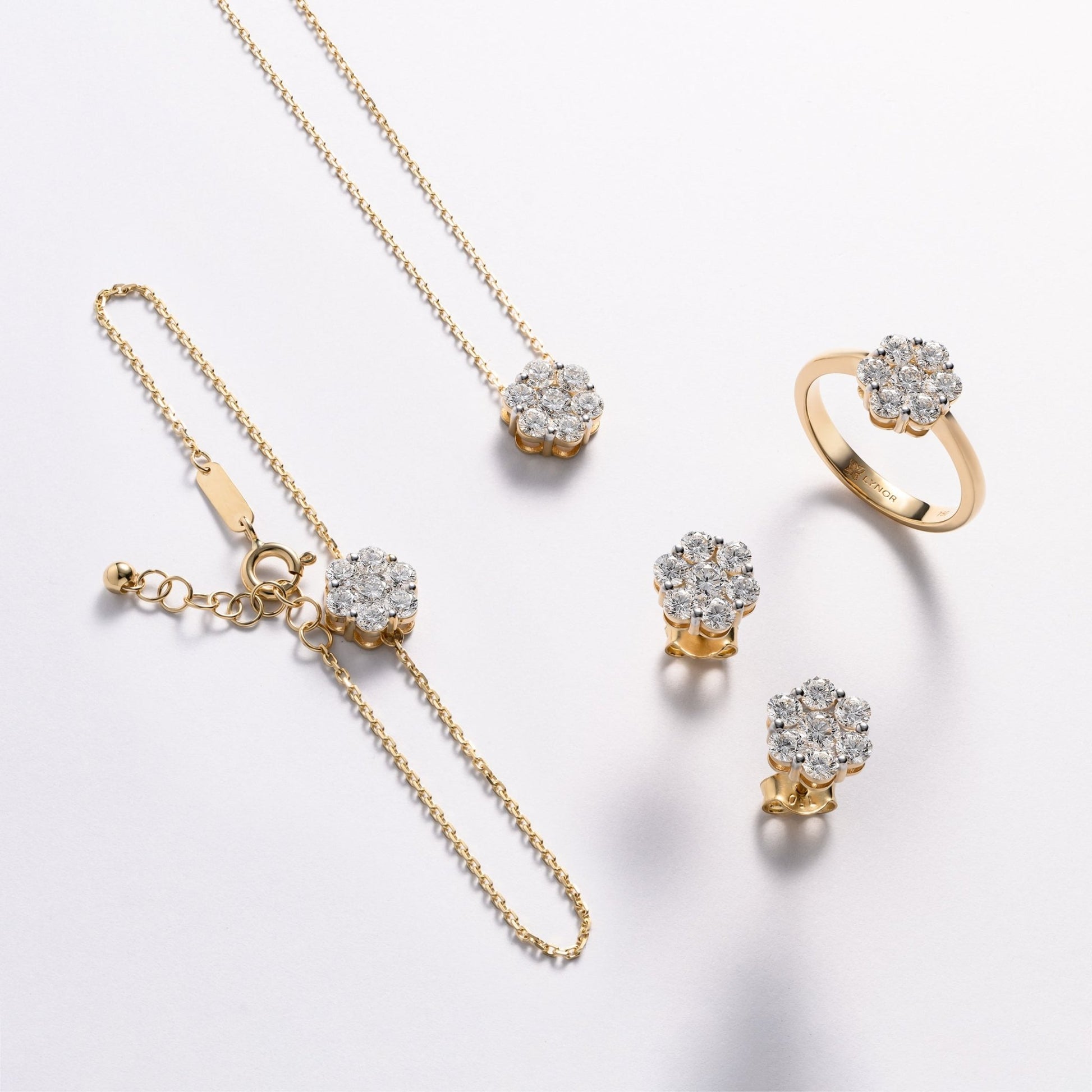 Bloom Earrings in Lab Grown Diamond - 18k Gold - Lynor