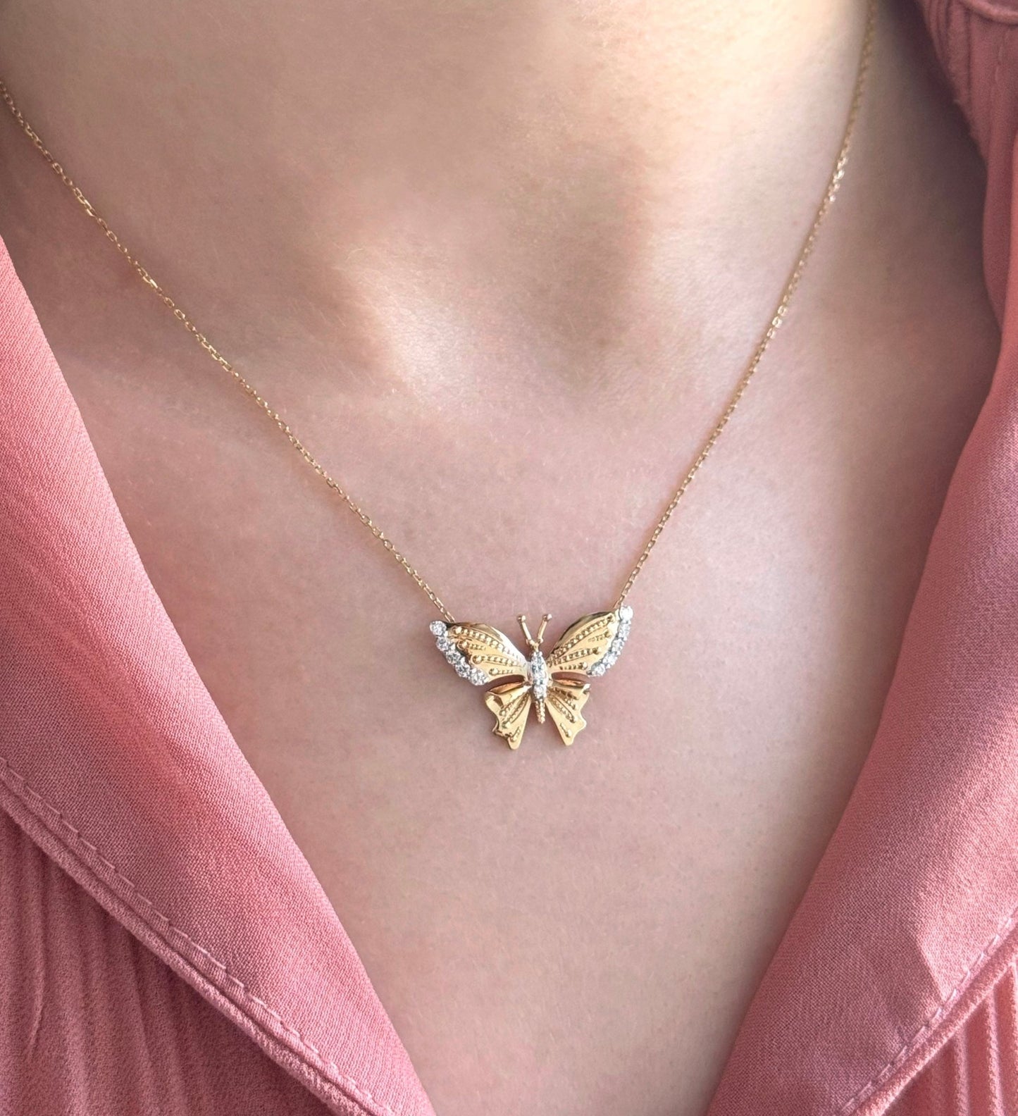 Butterfly Necklace in Diamond - 18k Gold - Lynor