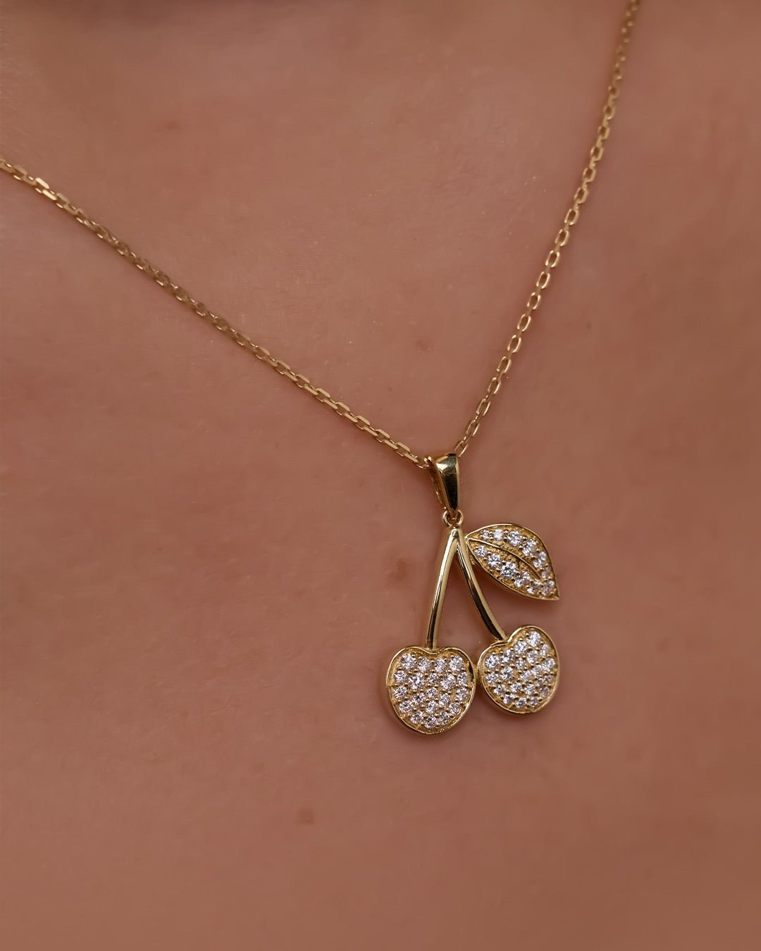 Cherry Necklace in Diamond - 18k Gold - Lynor