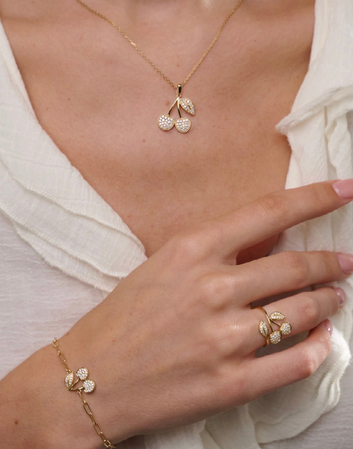 Cherry Necklace in Diamond - 18k Gold - Lynor