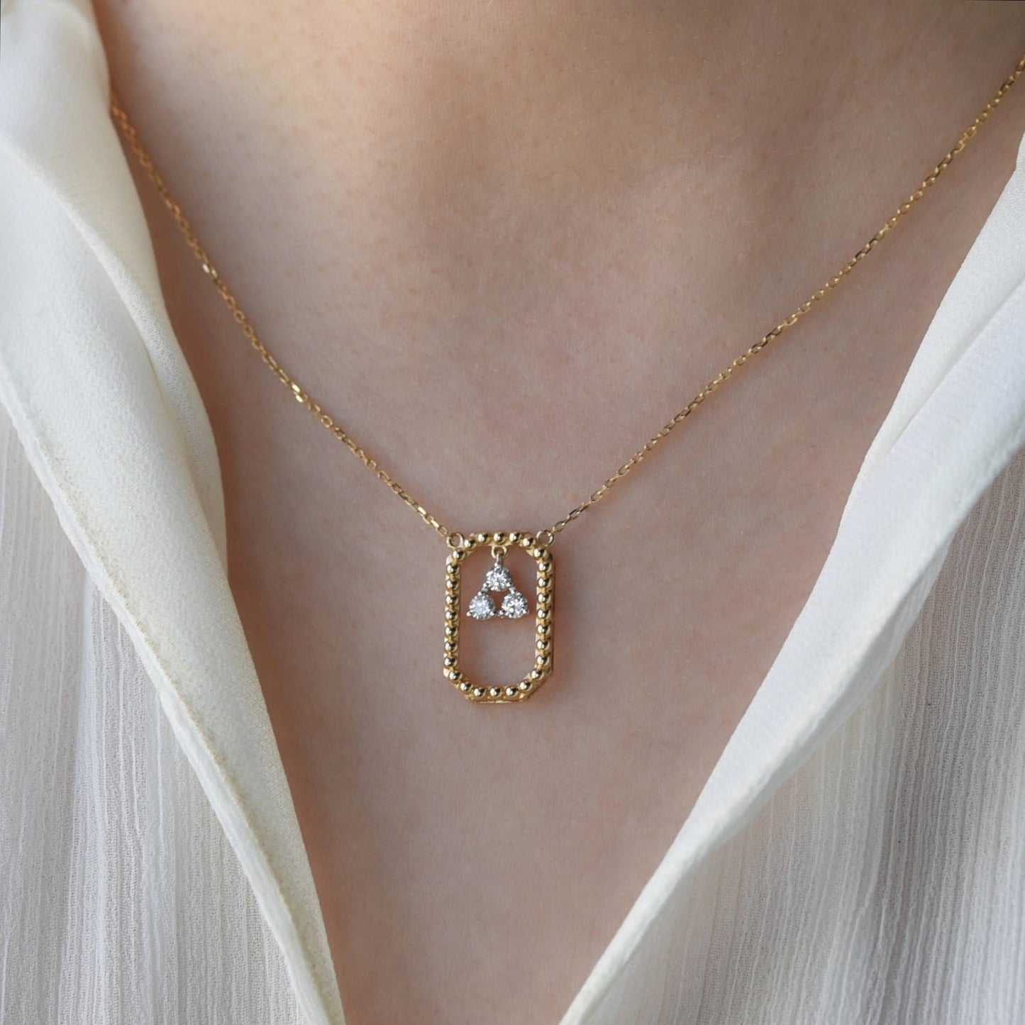 Damaris Necklace in Diamond - 18k Gold - Lynor