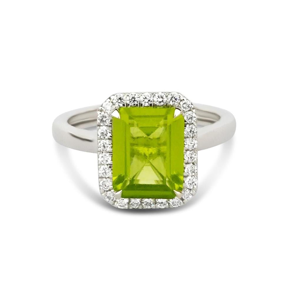 Ellis Ring in Diamond and Peridot - 18k Gold - Lynor