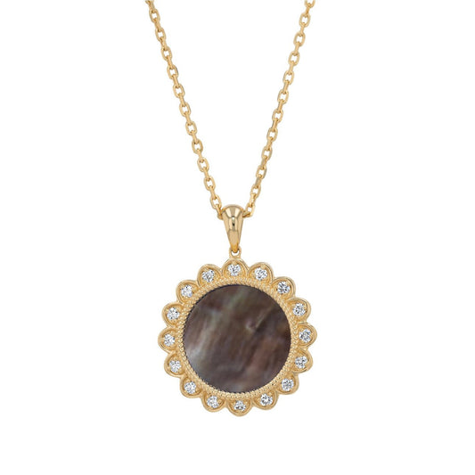 Flower Necklace in Diamond and Black Mother of Pearl - 18k Gold - Lynor