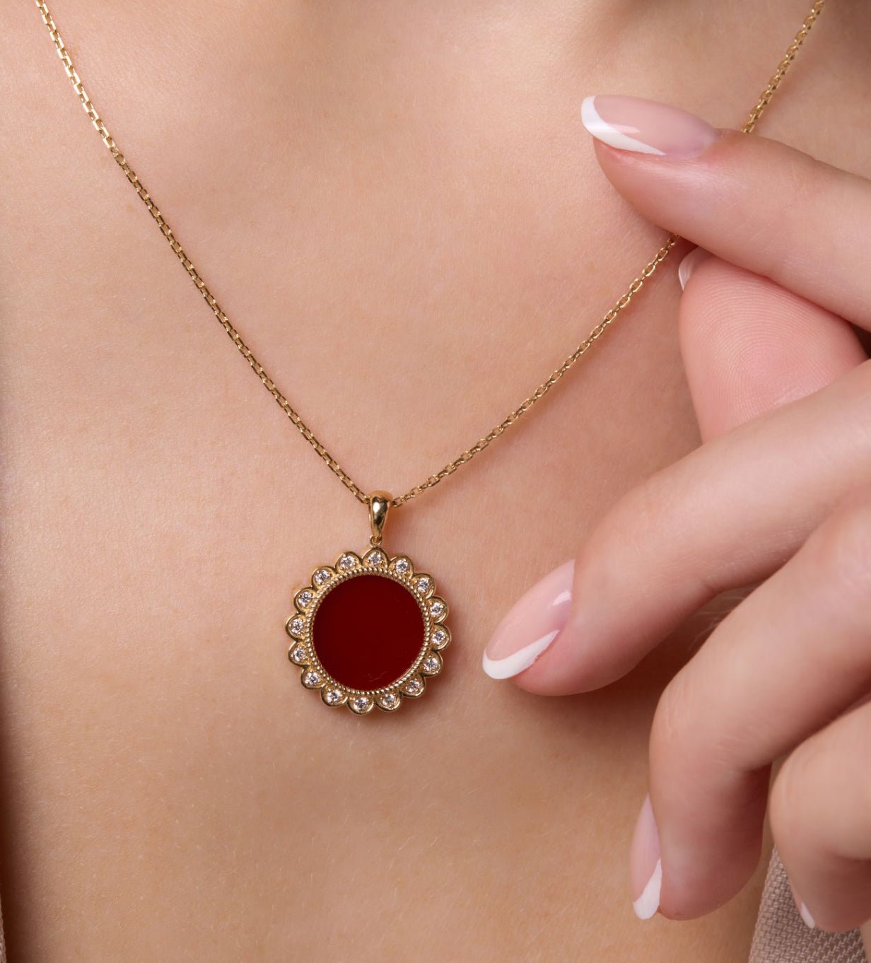 Flower Necklace in Diamond and Carnelian - 18k Gold - Lynor