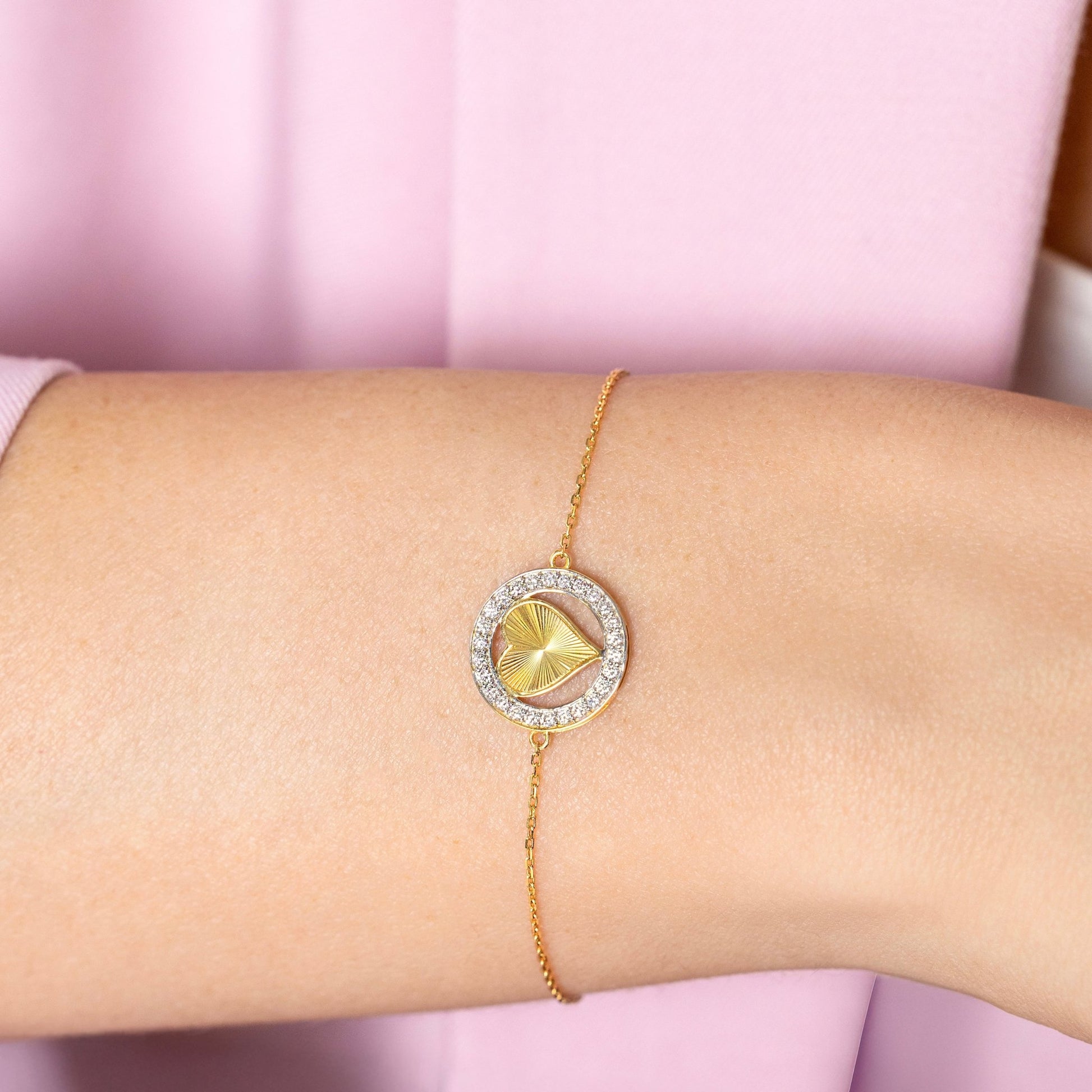 Halo Heart Bracelet in Diamond - 18k Gold - Lynor