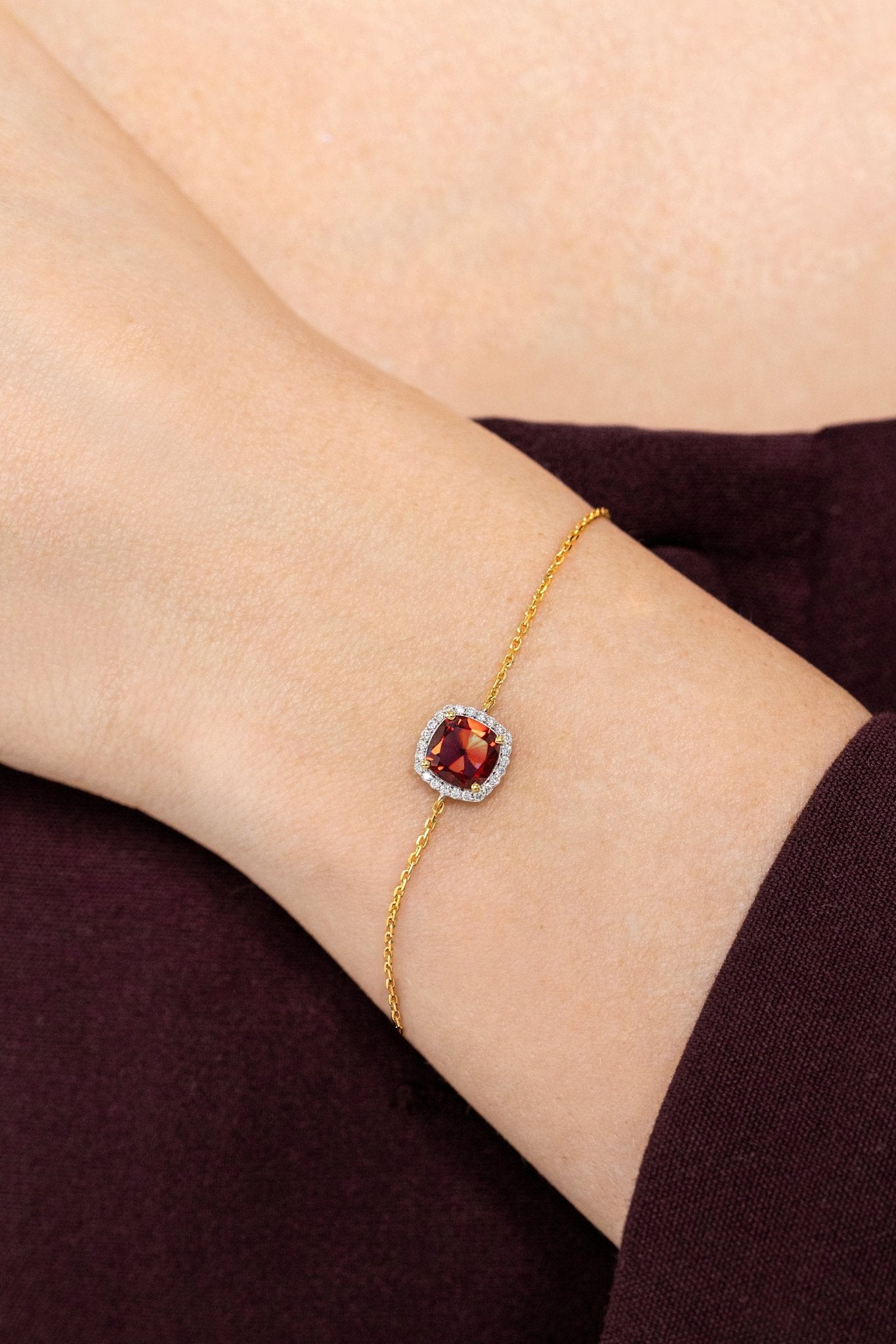 Iris Bracelet in Diamond and Garnet - 18k Gold - Lynor