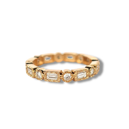 Logan Ring in Diamond - 18k Gold - Lynor