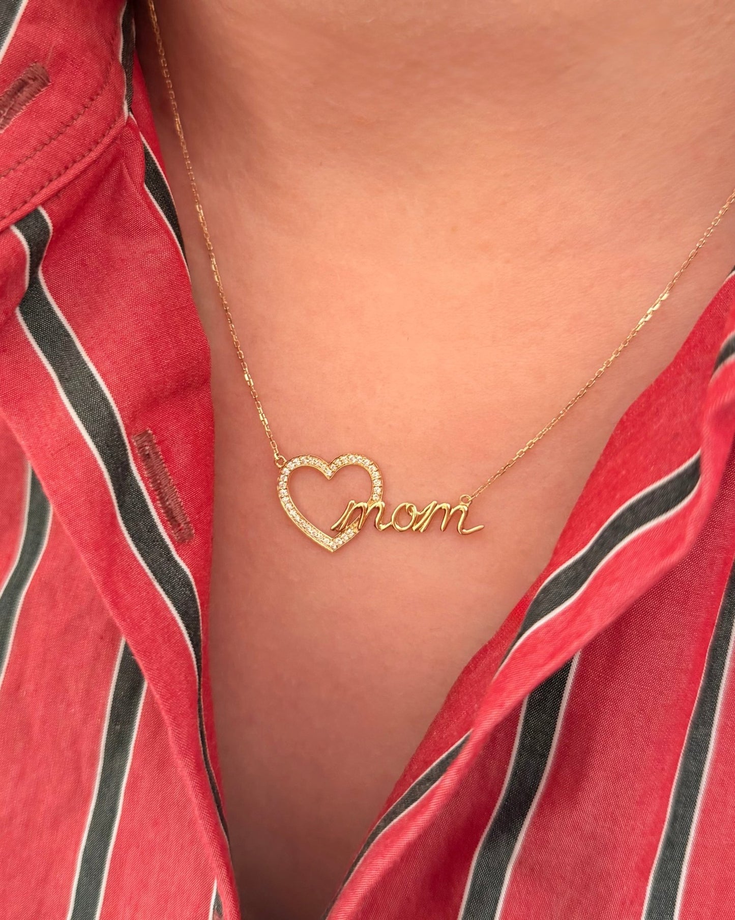 Mom Heart Necklace in Diamond - 18k Gold - Lynor