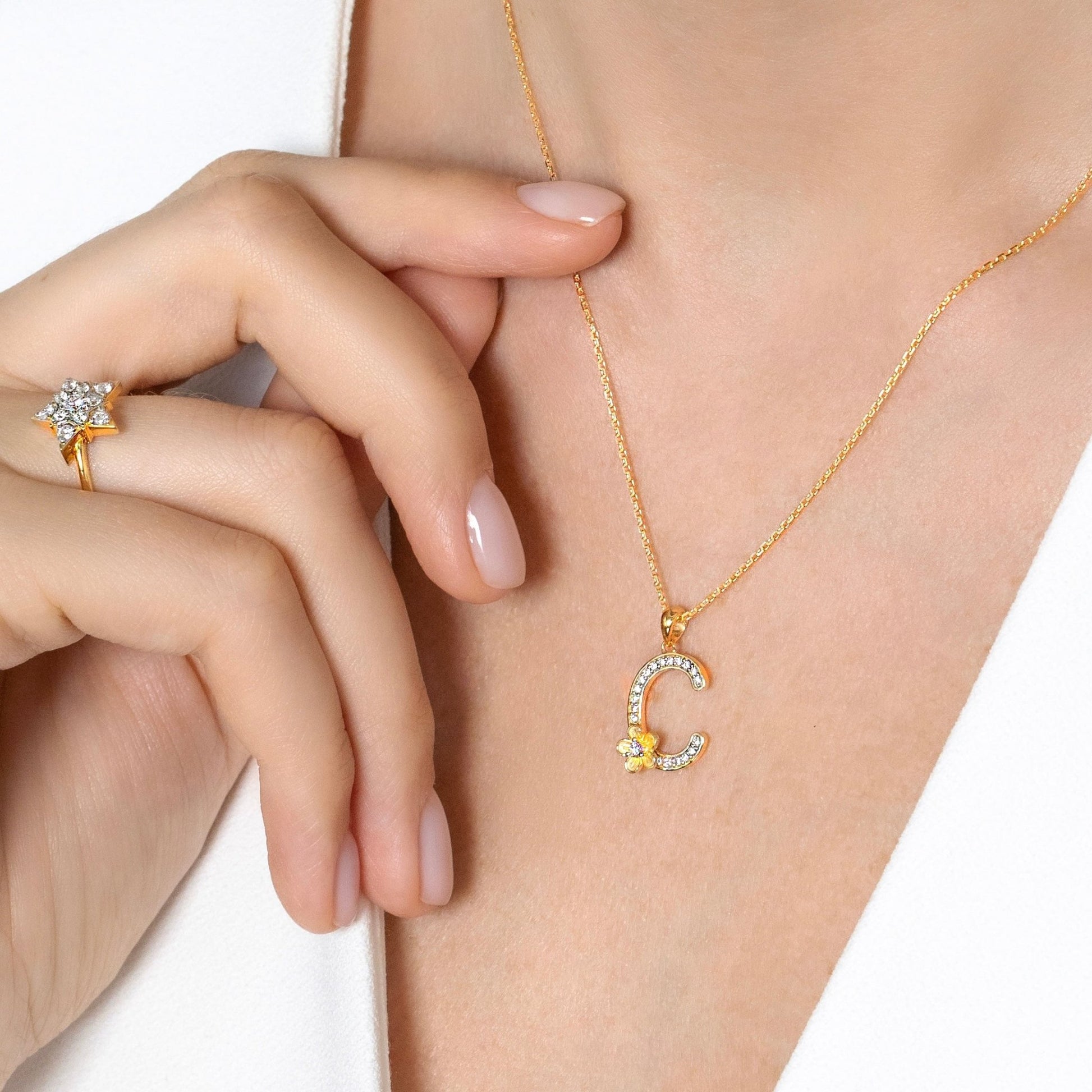 My Rose C Letter Necklace in Diamond - 18k Gold - Lynor