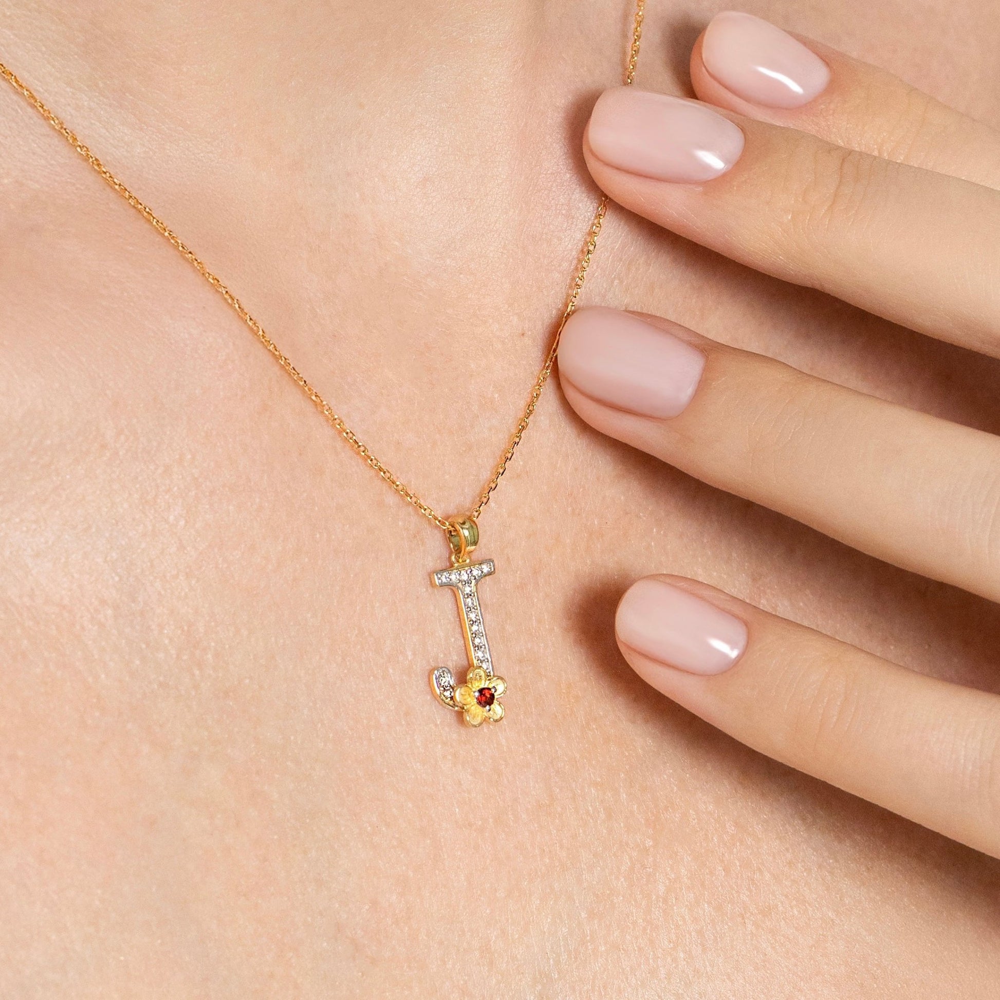 My Rose J Letter Necklace in Diamond - 18k Gold - Lynor