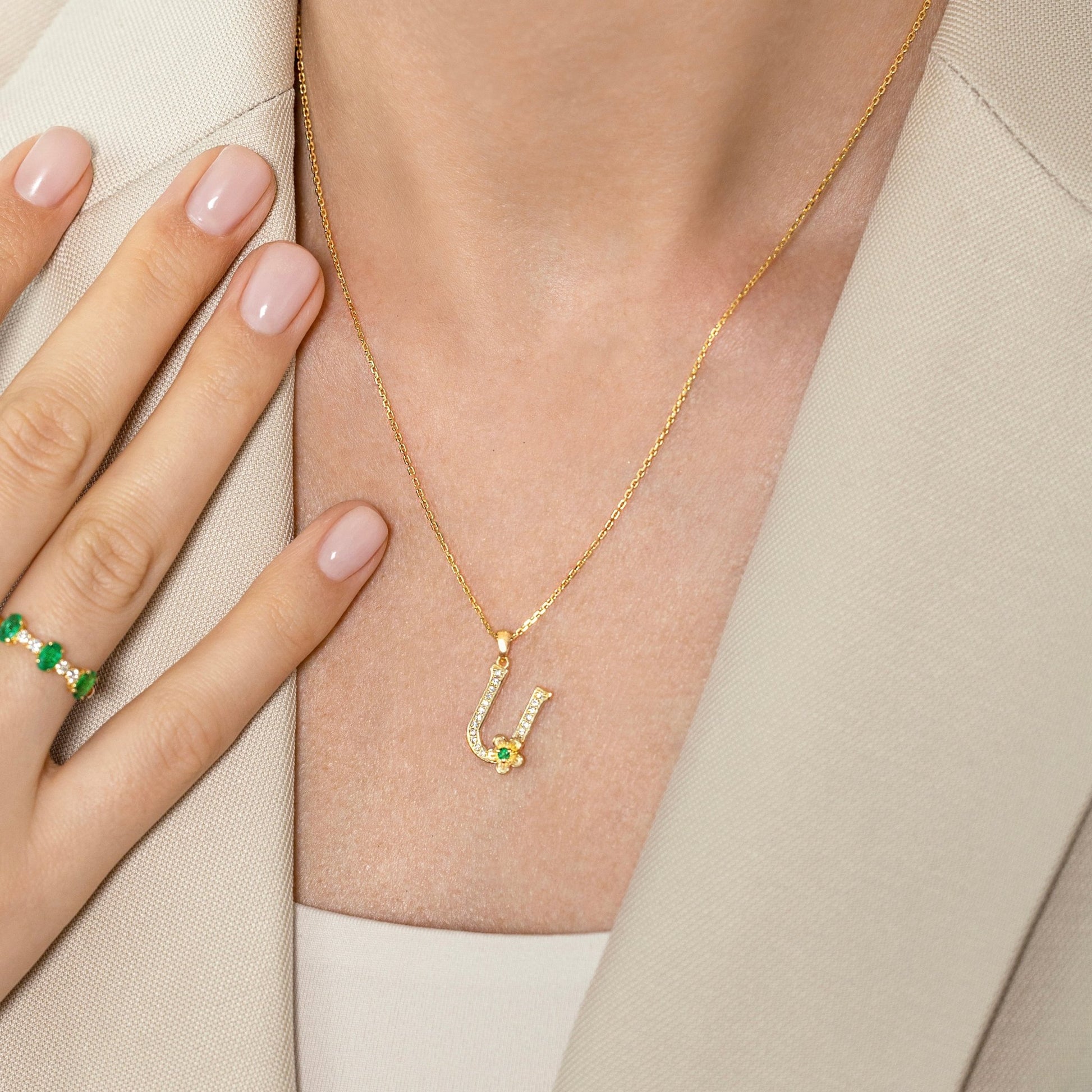 My Rose U Letter Necklace in Diamond - 18k Gold - Lynor