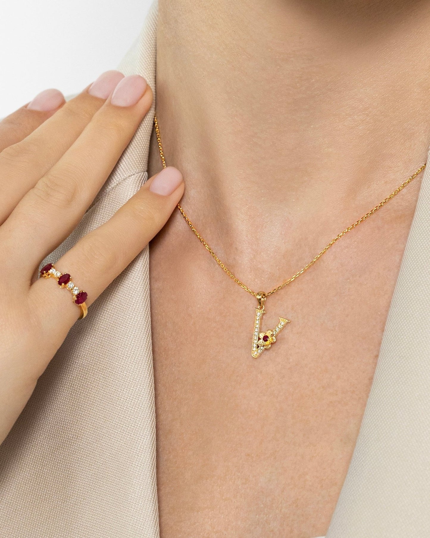 My Rose V Letter Necklace in Diamond - 18k Gold - Lynor