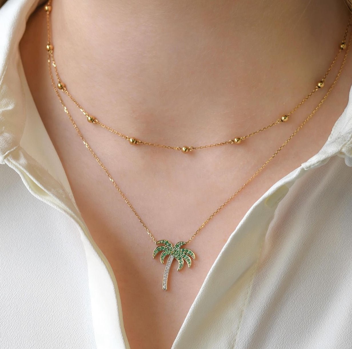 Nakhla Necklace in Diamond and Emerald - 18k Gold - Lynor