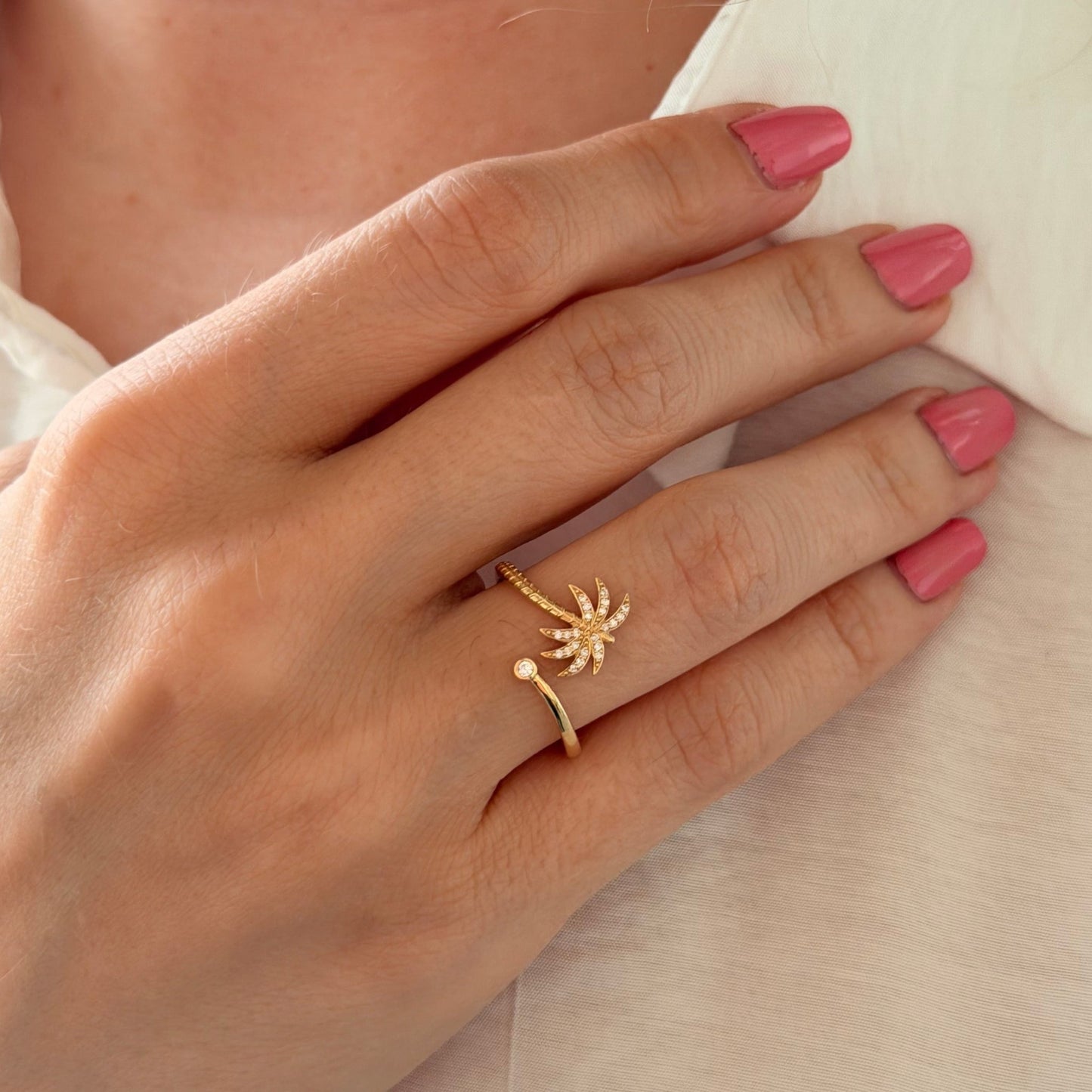 Palm Tree Twist Ring in Diamond - 18k Gold - Lynor