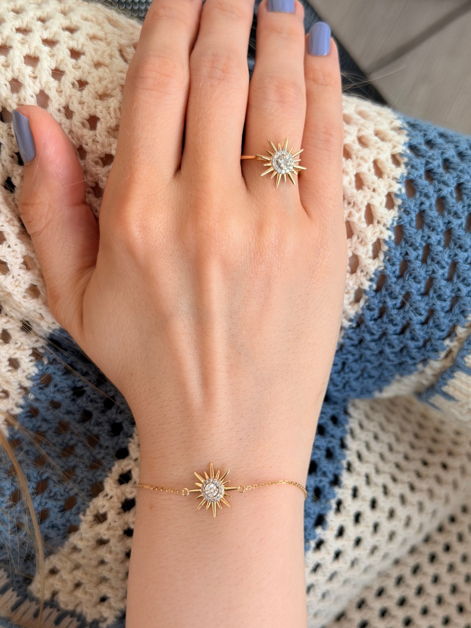 Sola Ring in Diamond - 18k Gold - Lynor