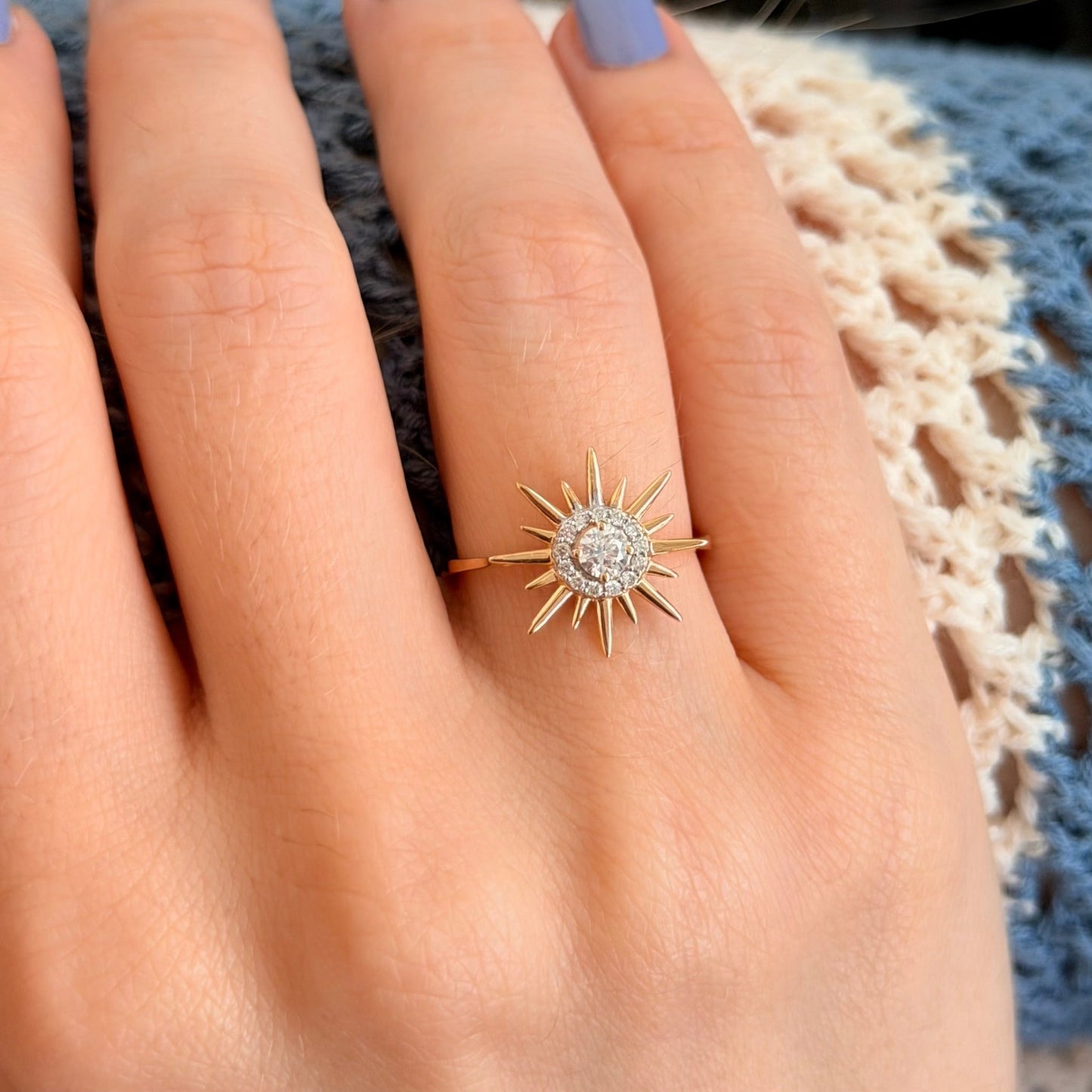 Sola Ring in Diamond - 18k Gold - Lynor