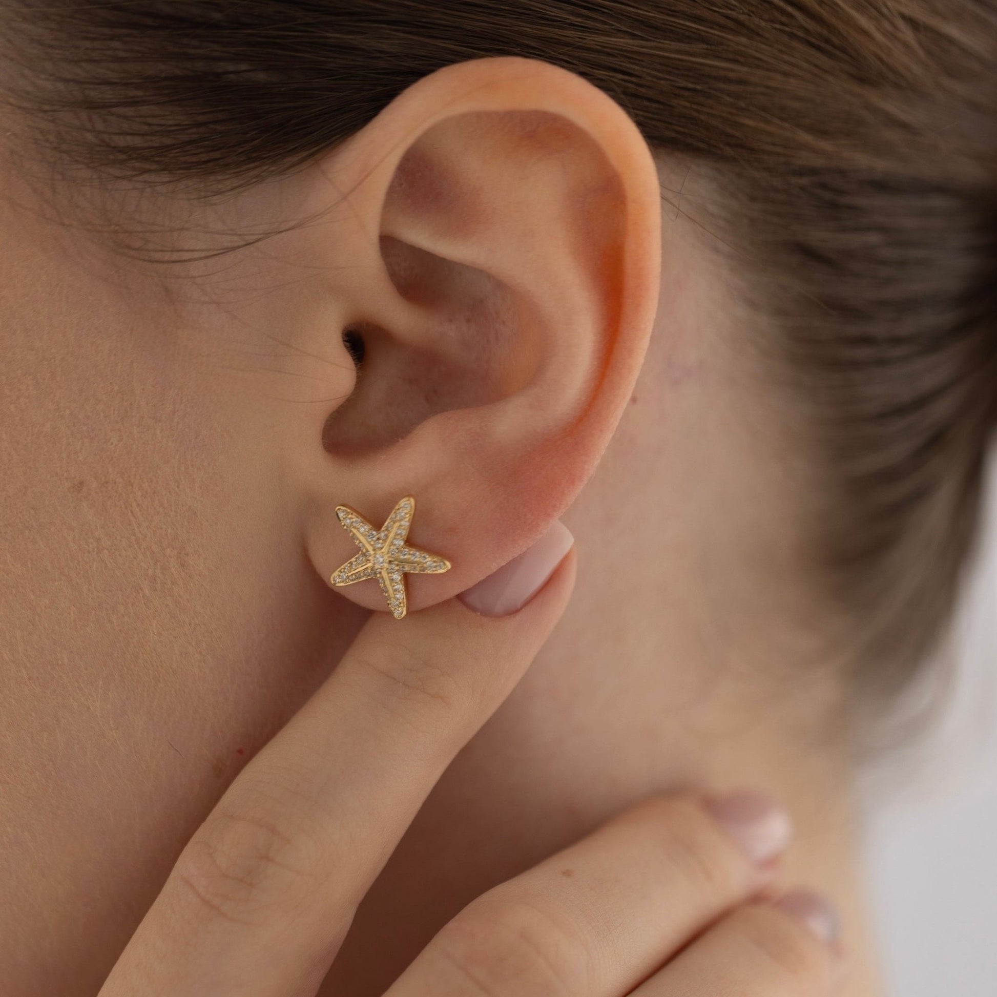 Starfish Earrings in Diamond - 18k Gold - Lynor